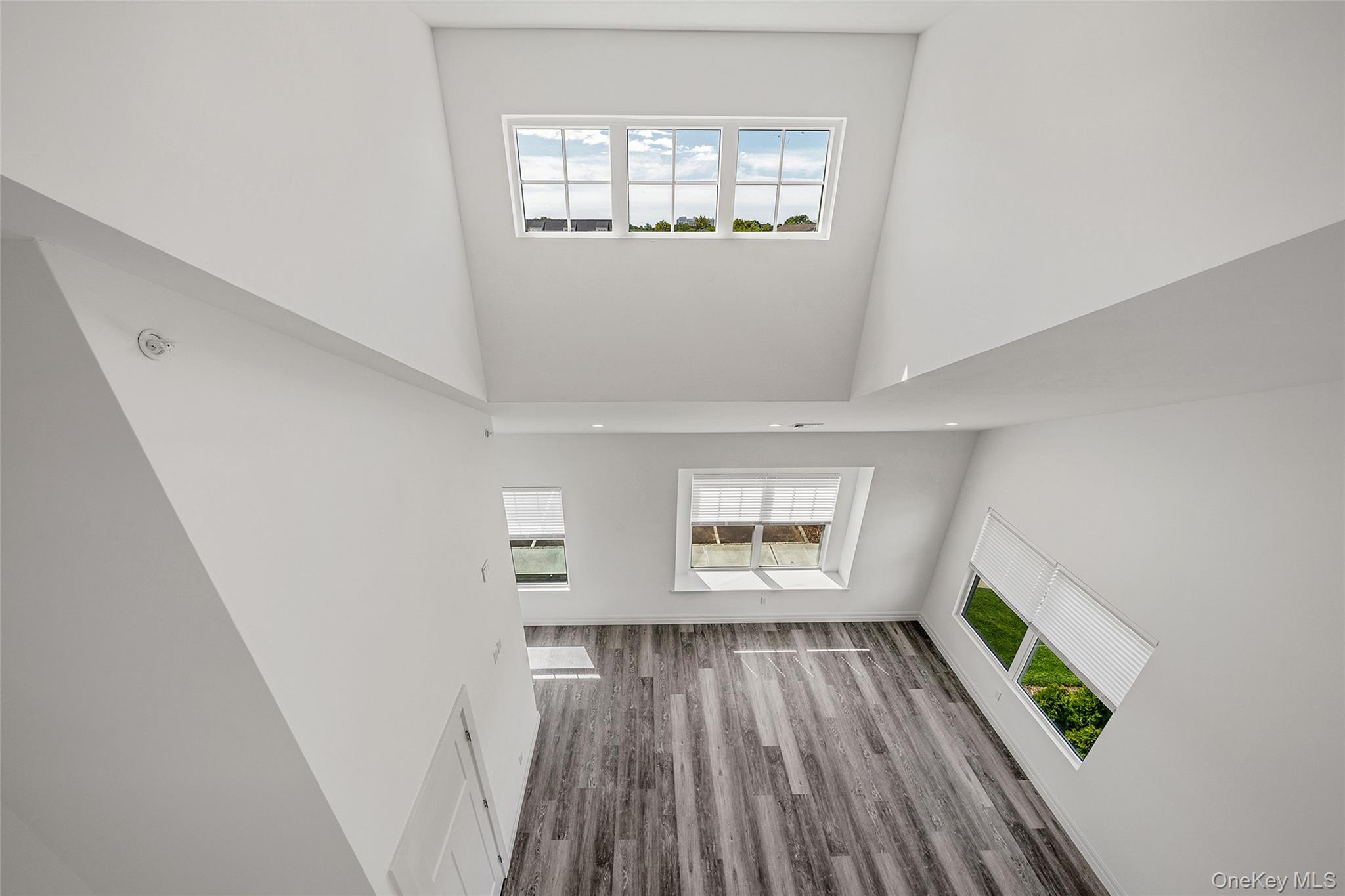 #19 photo, 102 Dover Street, サフォーク郡 Central Islip , NY 11722