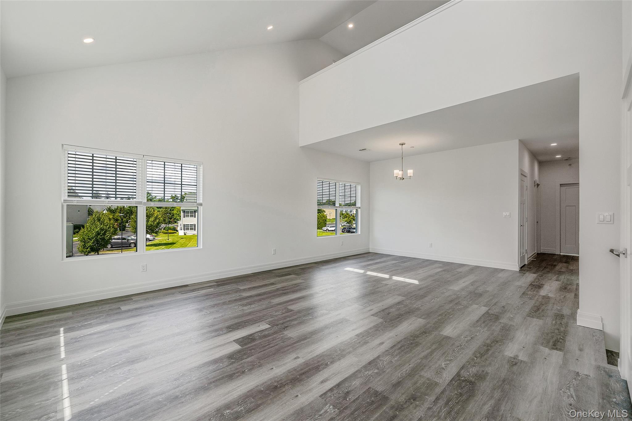 #5 photo, 102 Dover Street, サフォーク郡 Central Islip , NY 11722