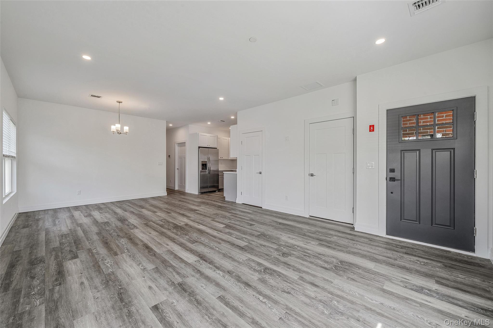 #7 photo, 101 Dover Street, サフォーク郡 Central Islip , NY 11722