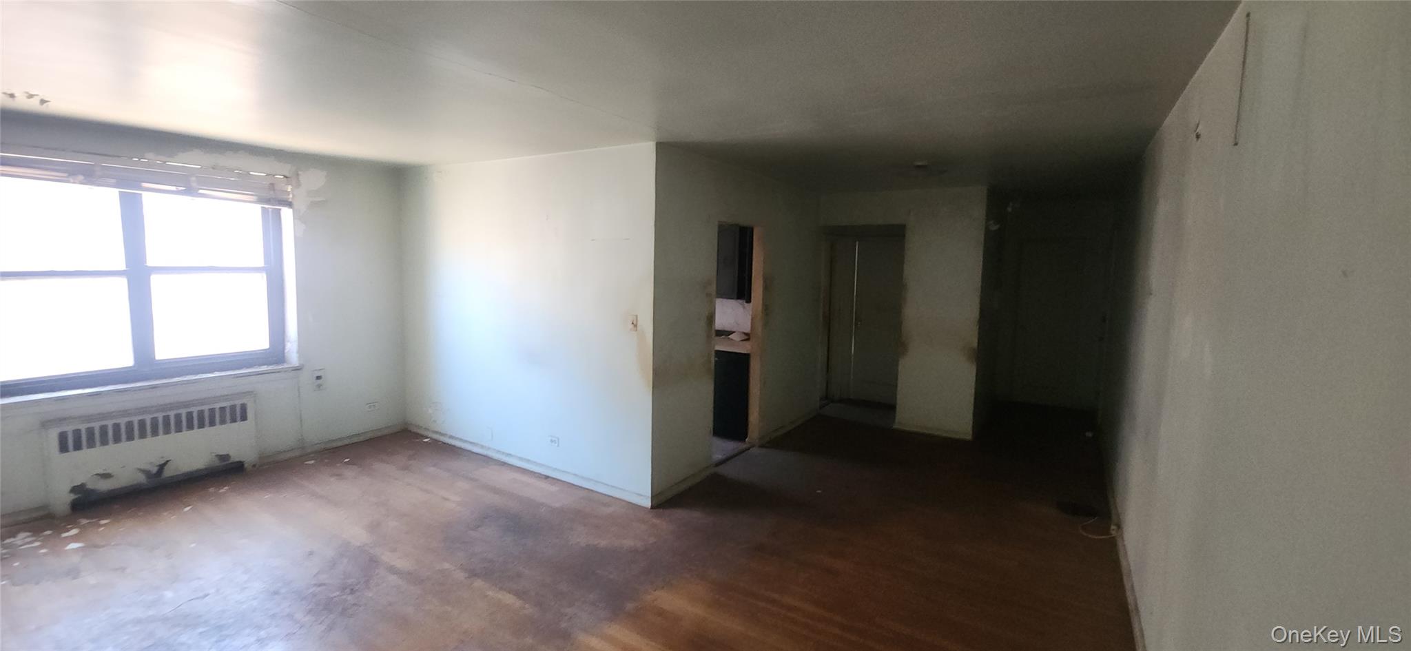 #2 photo, 90-08 32 Avenue, East Elmhurst , NY 11369