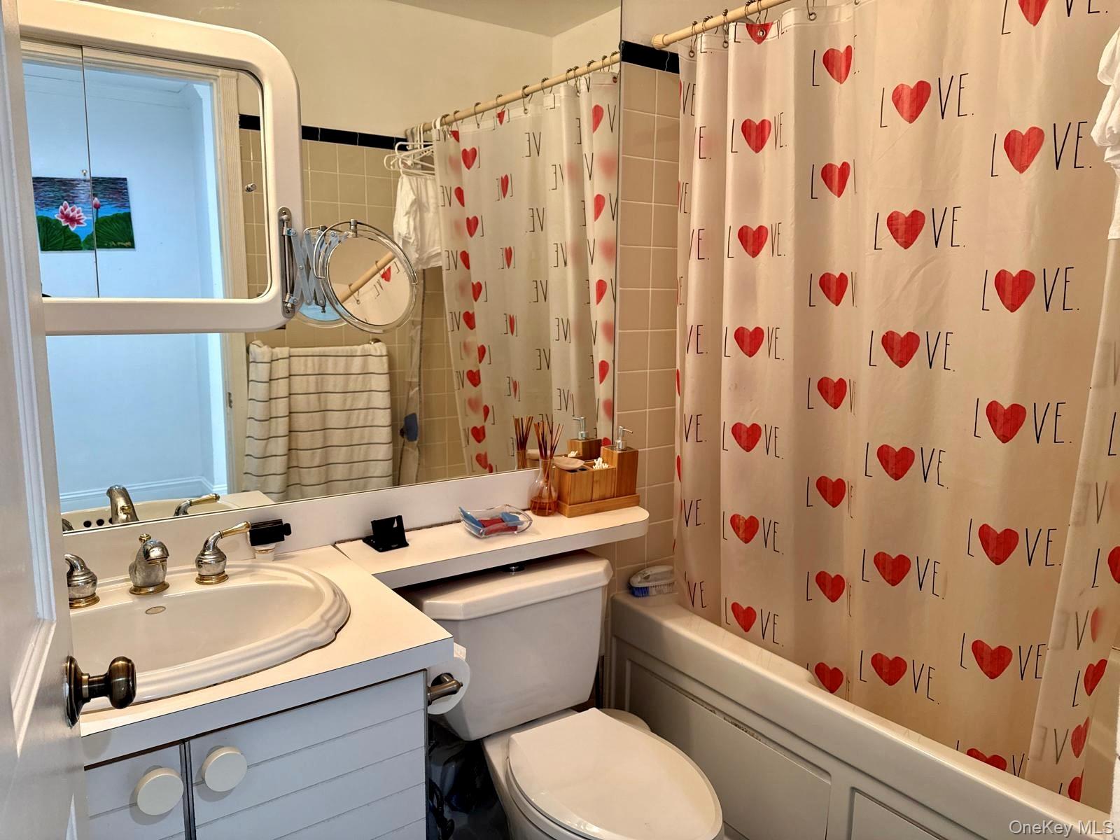 #13 photo, 20607 Emily Road, Bayside , NY 11360