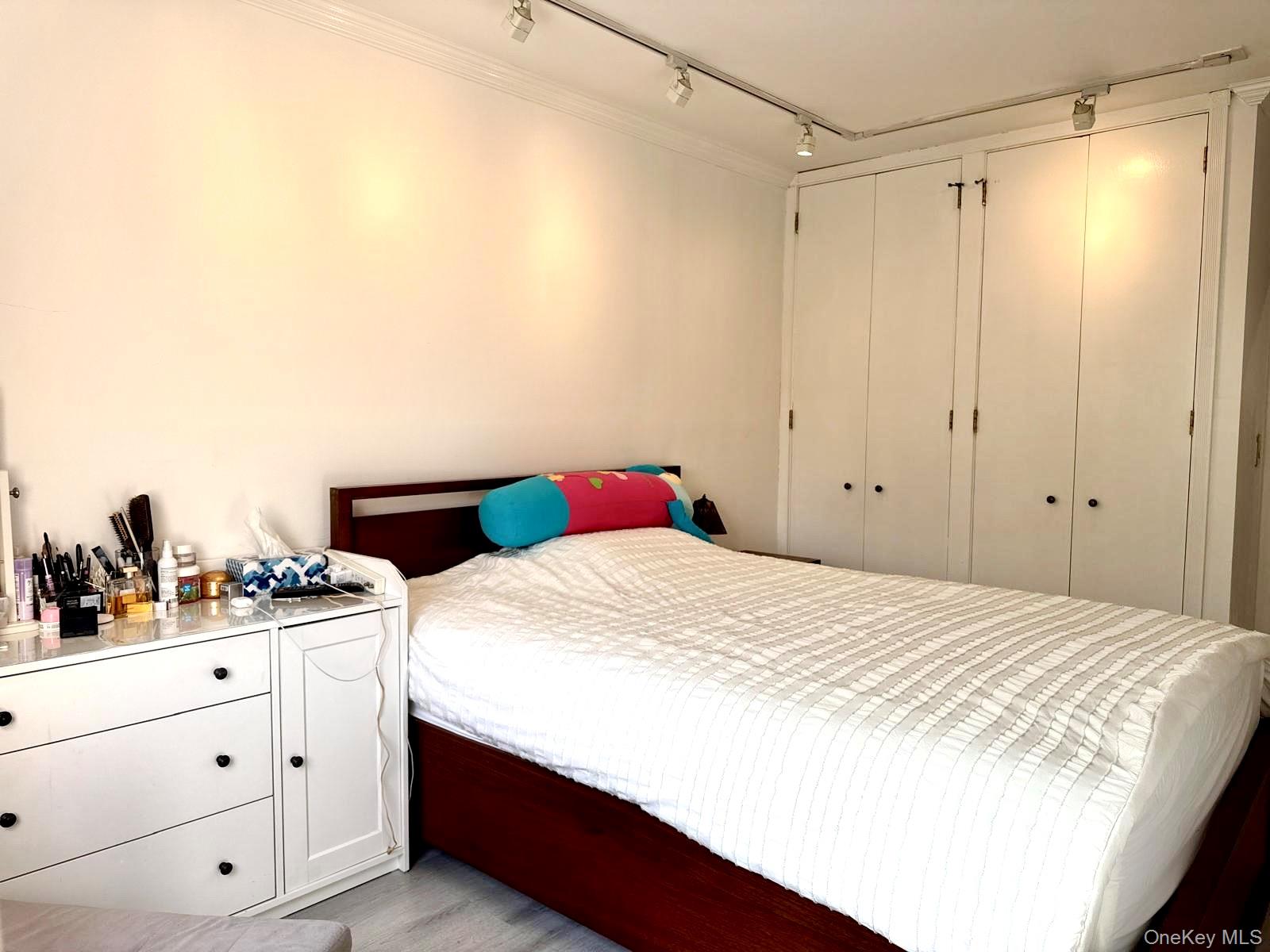 #17 photo, 20607 Emily Road, Bayside , NY 11360