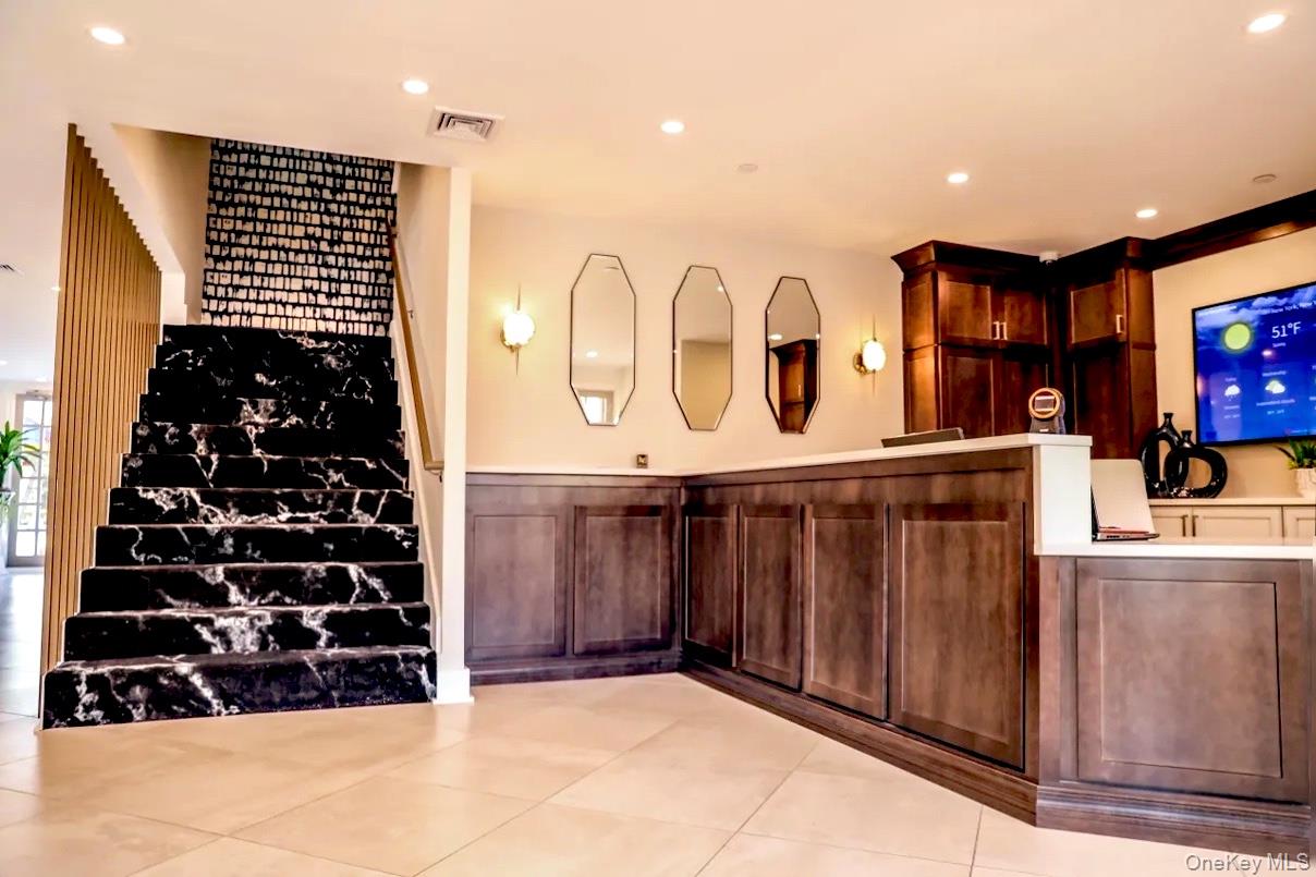 #20 photo, 20607 Emily Road, Bayside , NY 11360