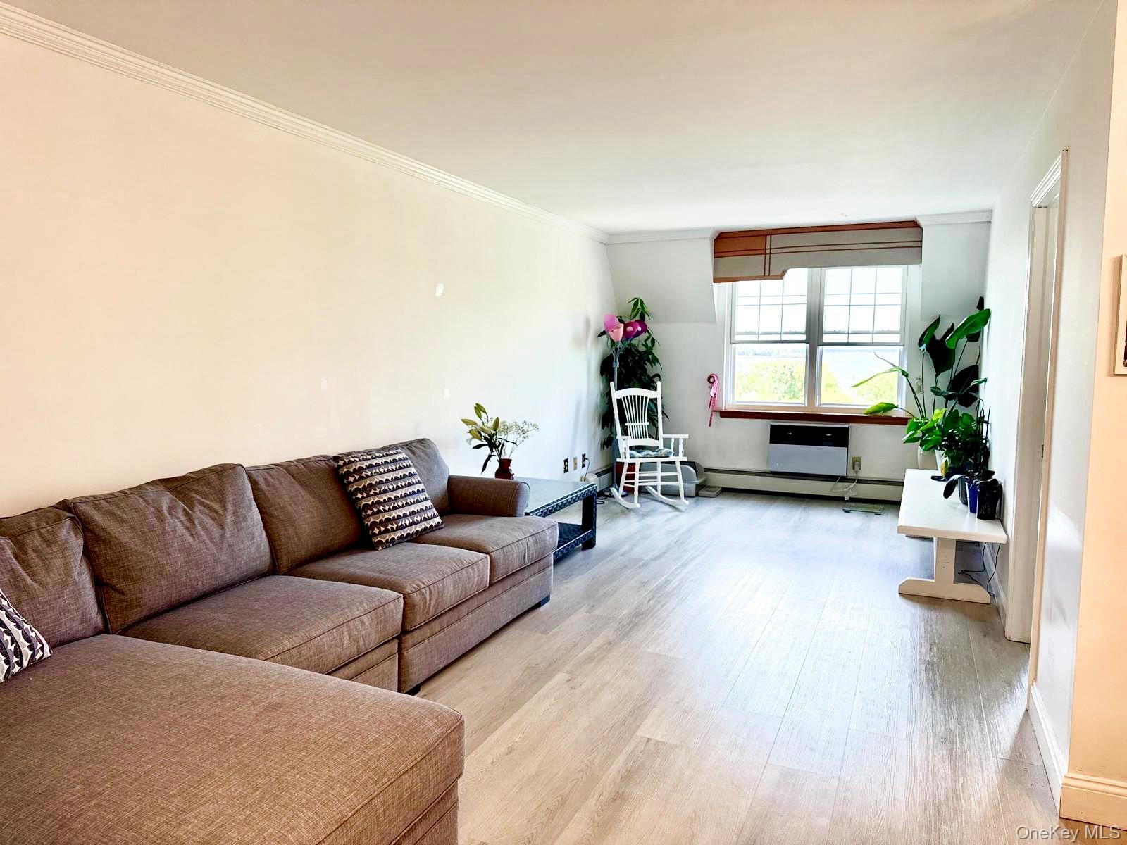 #8 photo, 20607 Emily Road, Bayside , NY 11360