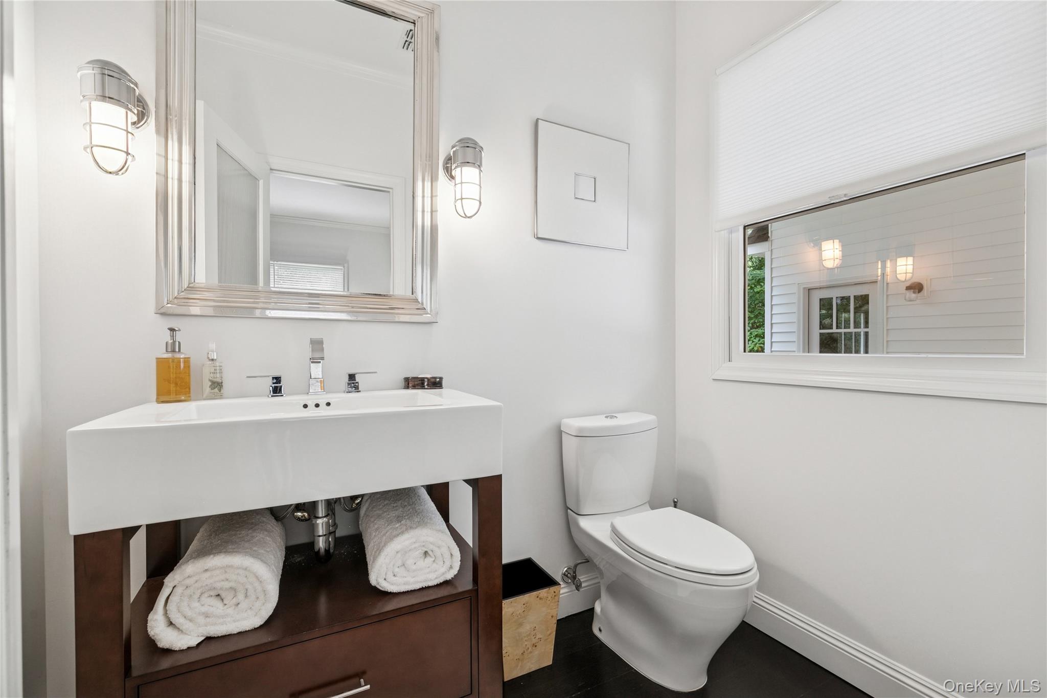 #14 photo, 38 W Meadow Road, सफ़ोक काउंटी Setauket , NY 11733