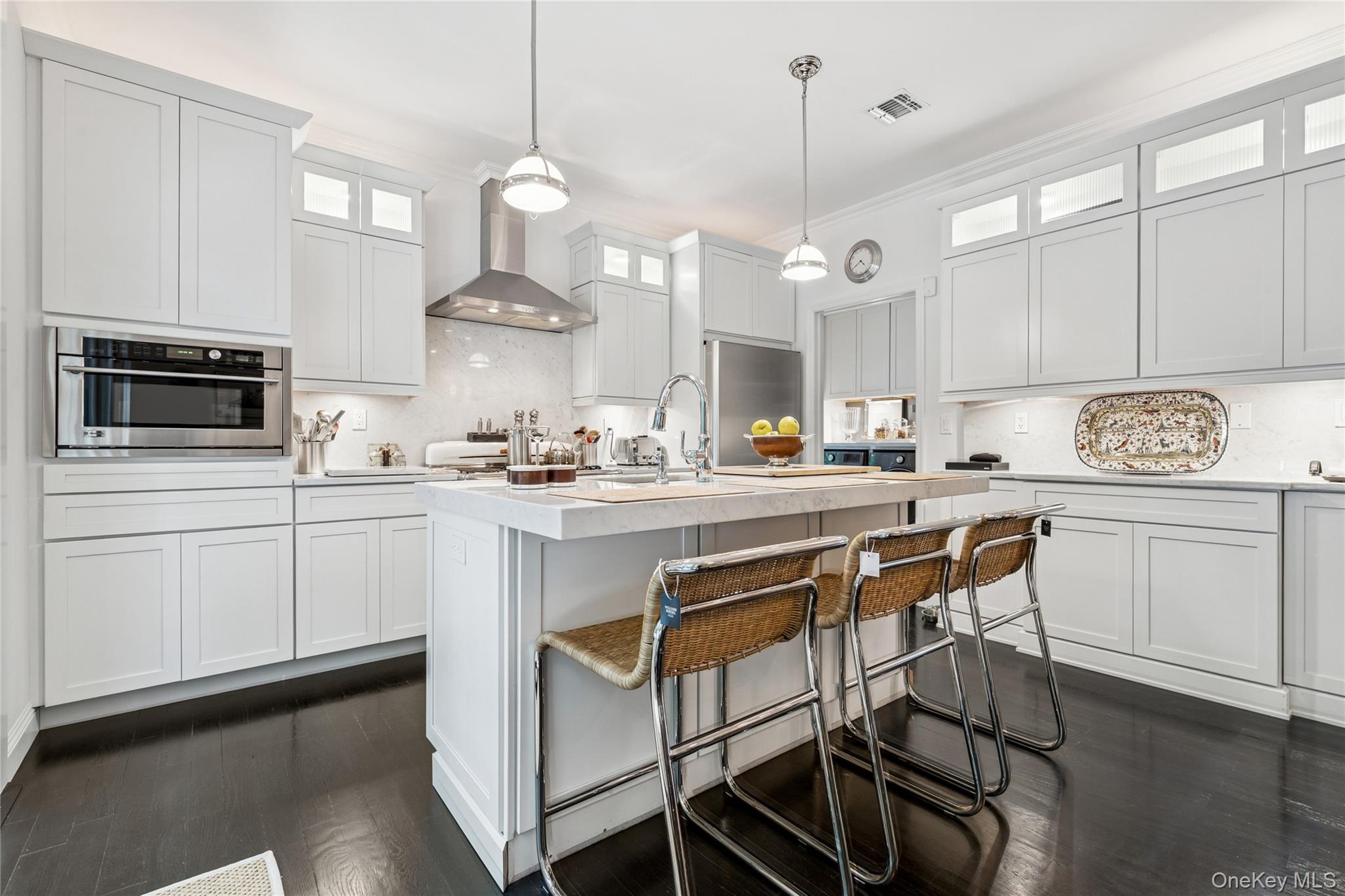 #18 photo, 38 W Meadow Road, सफ़ोक काउंटी Setauket , NY 11733