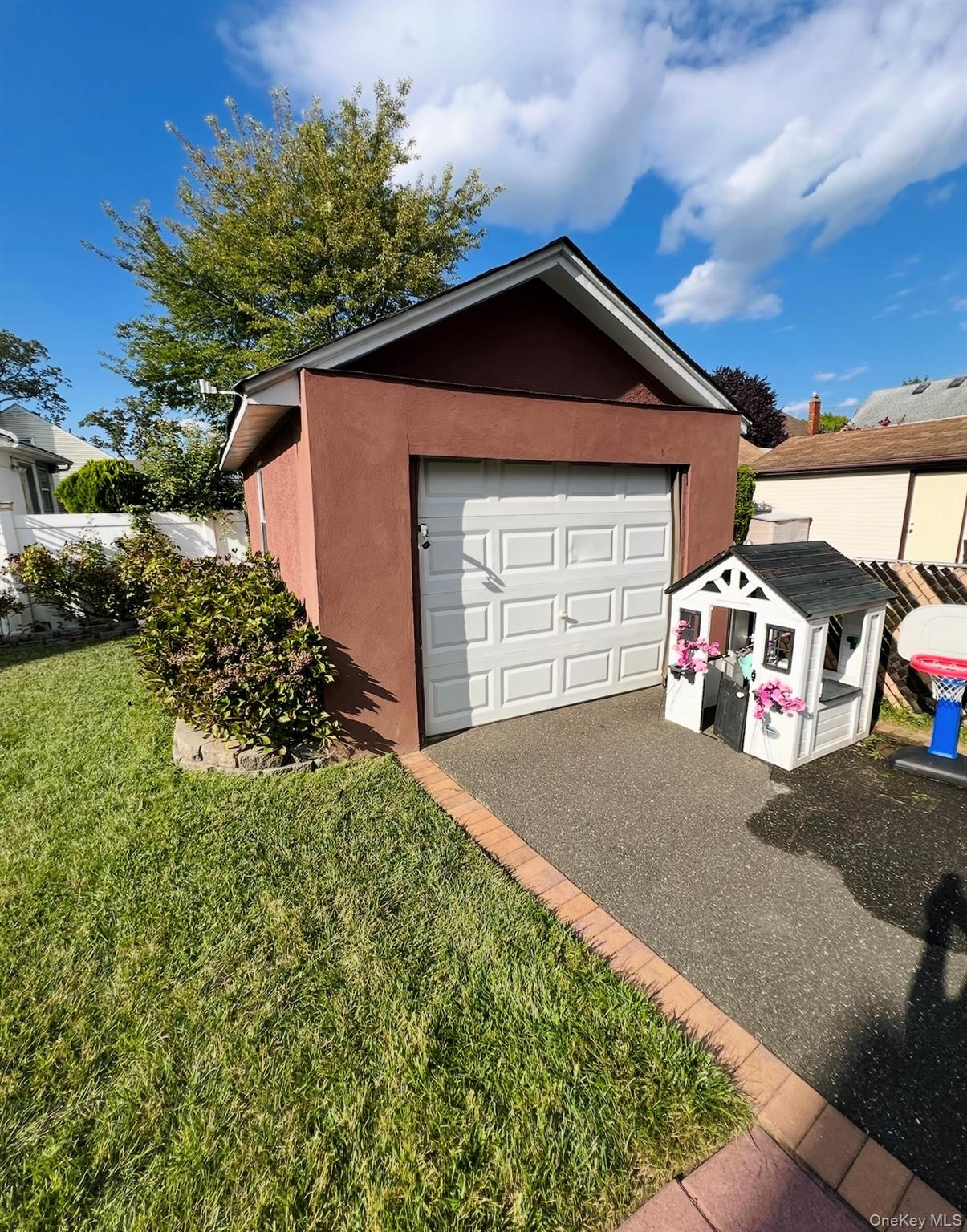 #17 photo, 5 Lawrence Avenue, Lynbrook , NY 11563