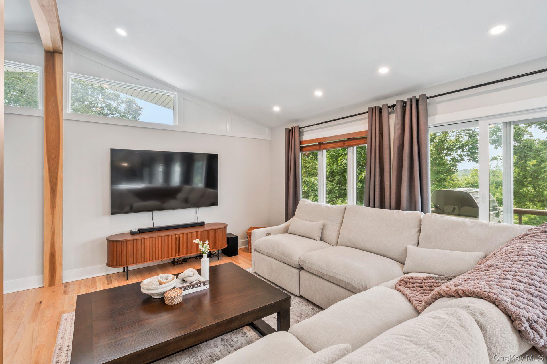 #7 photo, 175 Fox Lane, Northport , NY 11768