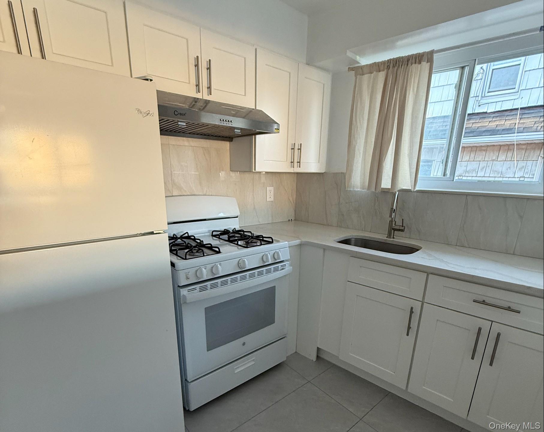 #11 photo, 43-24 163rd Street, Flushing , NY 11358