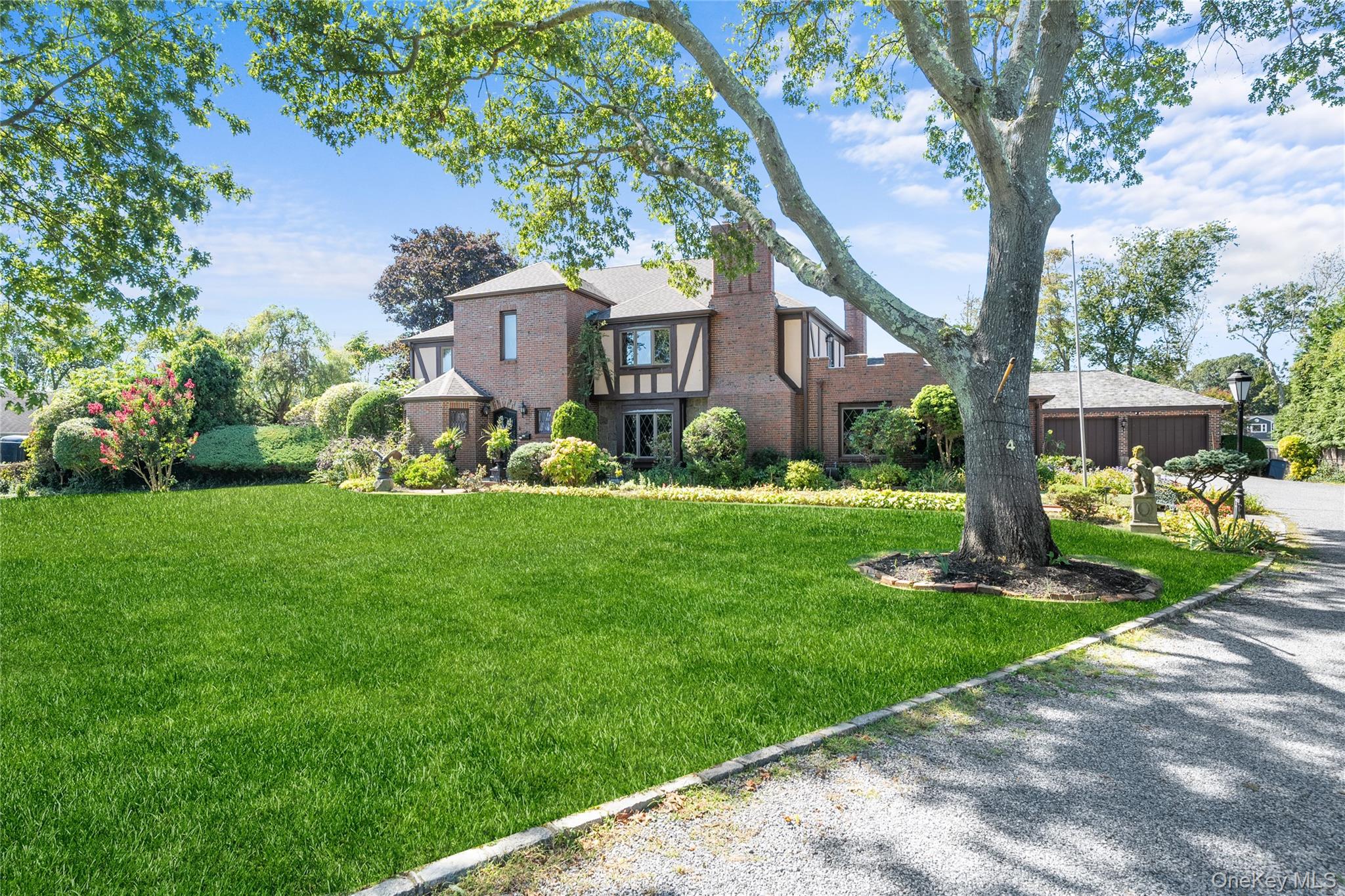 #2 photo, 4 Saltmeadow Court, Bayport , NY 11705