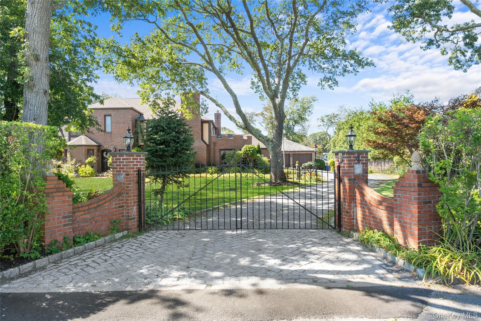 #3 photo, 4 Saltmeadow Court, Bayport , NY 11705