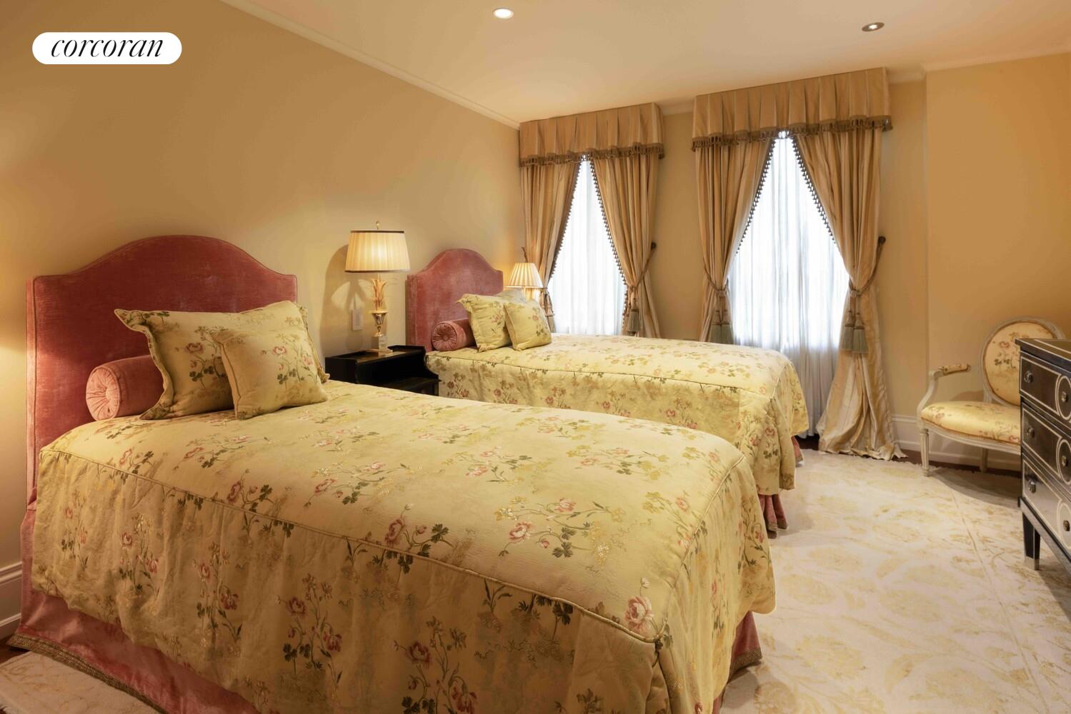 #13 photo, 15 E 69TH Street, マンハッタン Lenox Hill , NY 10021