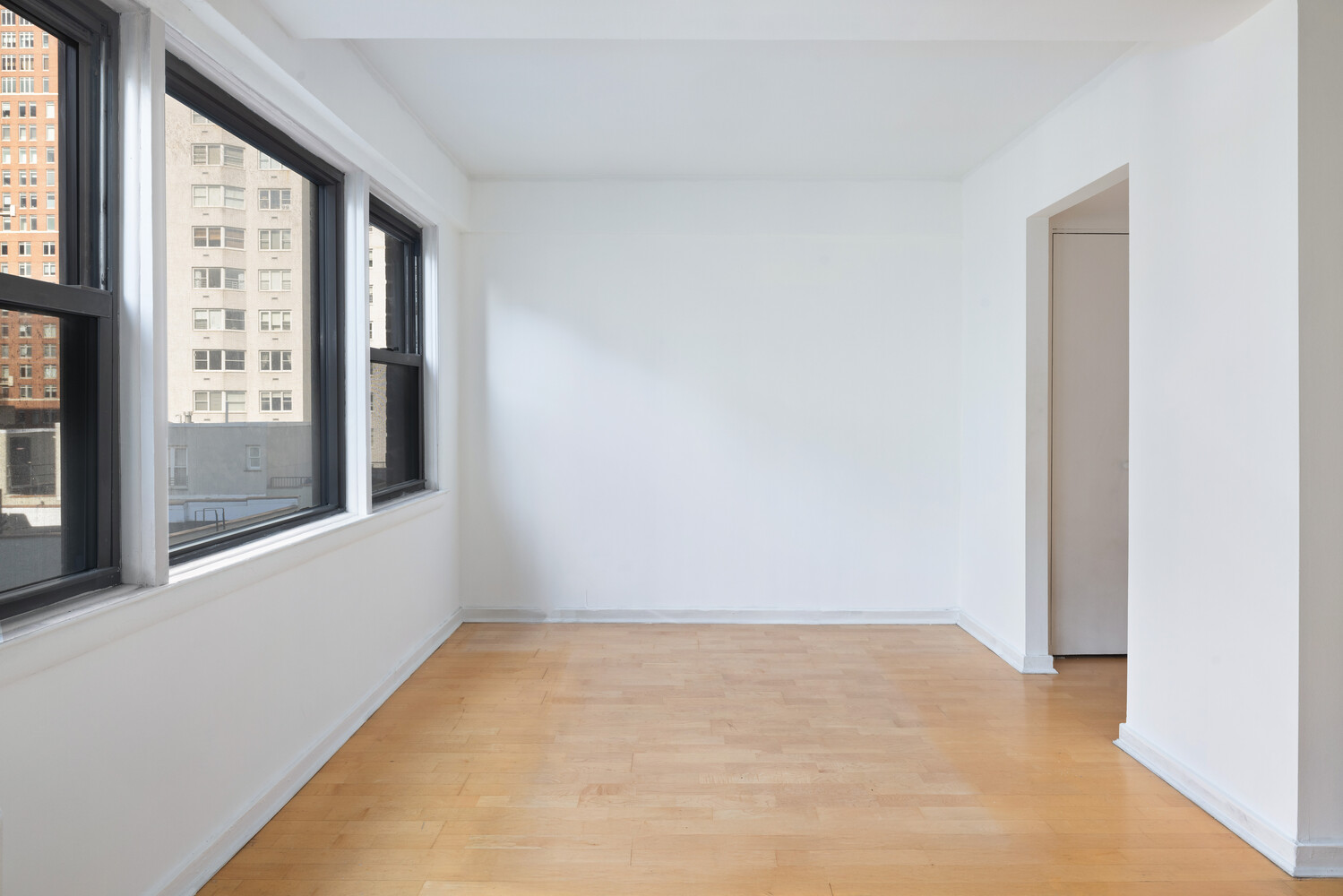 #6 photo, 220 E 67TH Street, Lenox Hill , NY 10065