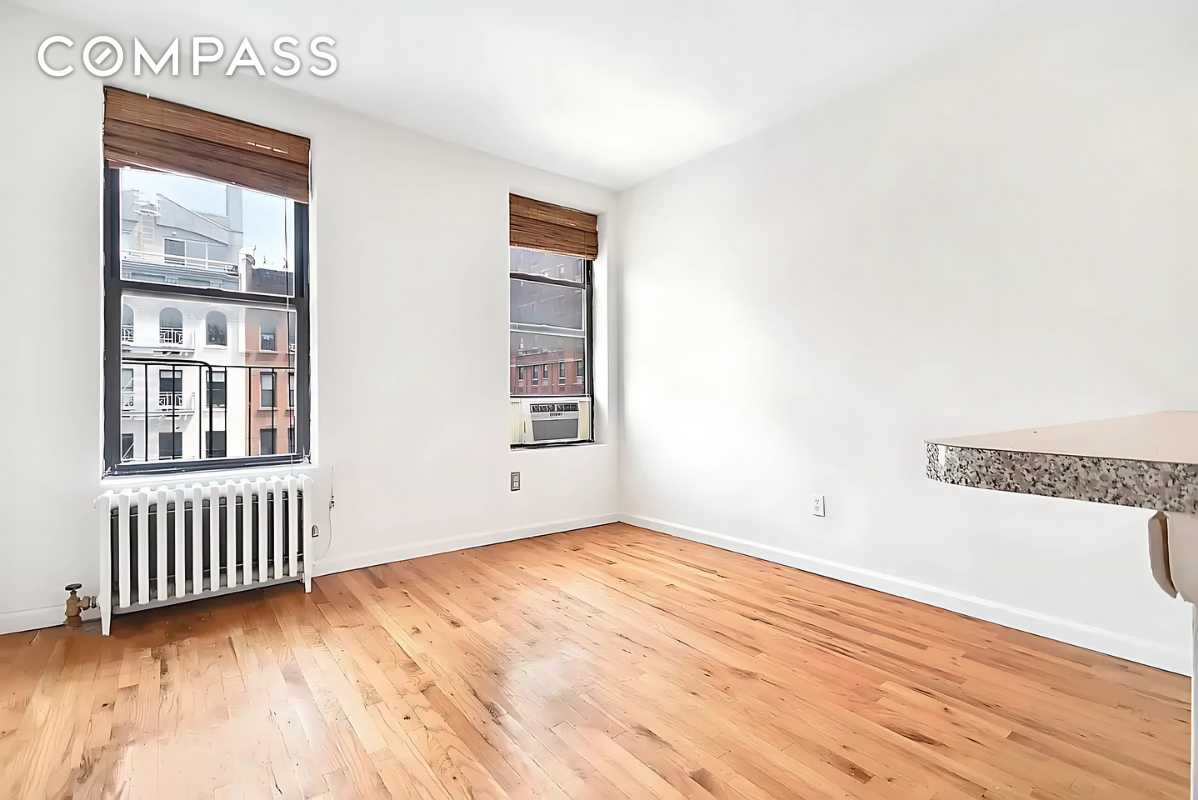 #1 photo, 422 Amsterdam Avenue, Upper West Side , NY 10024