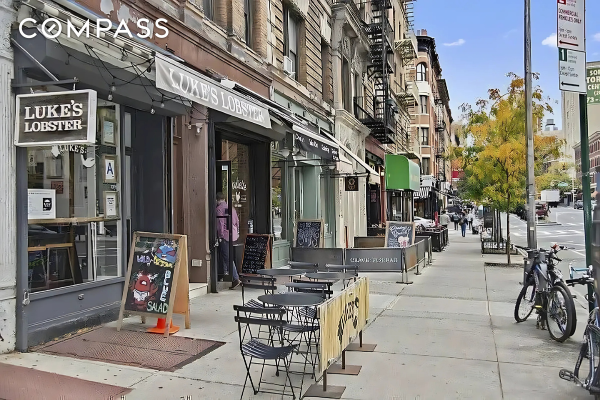 #7 photo, 422 Amsterdam Avenue, Upper West Side , NY 10024