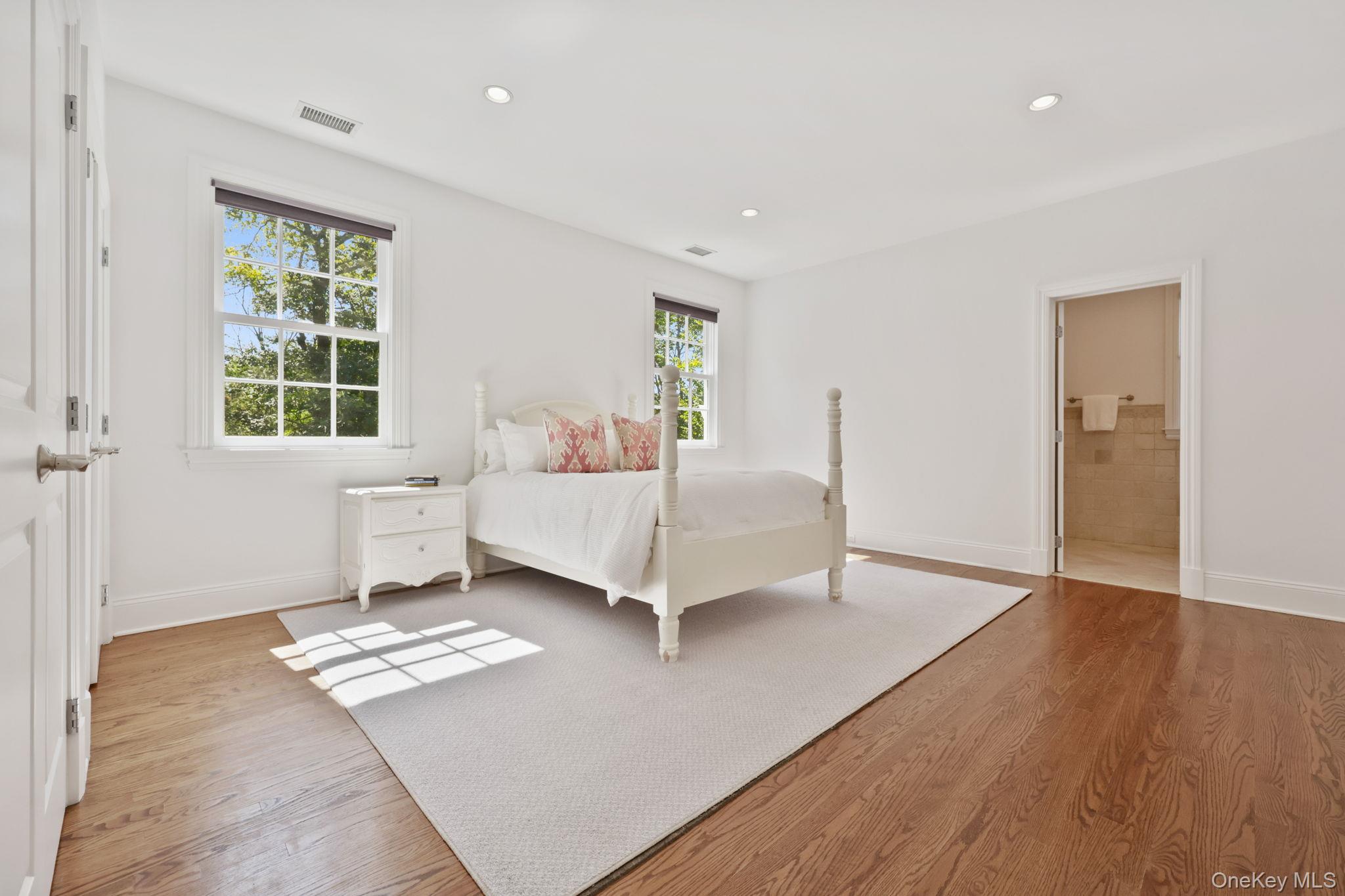 #17 photo, 8 Horseguard Lane, Scarsdale , NY 10583