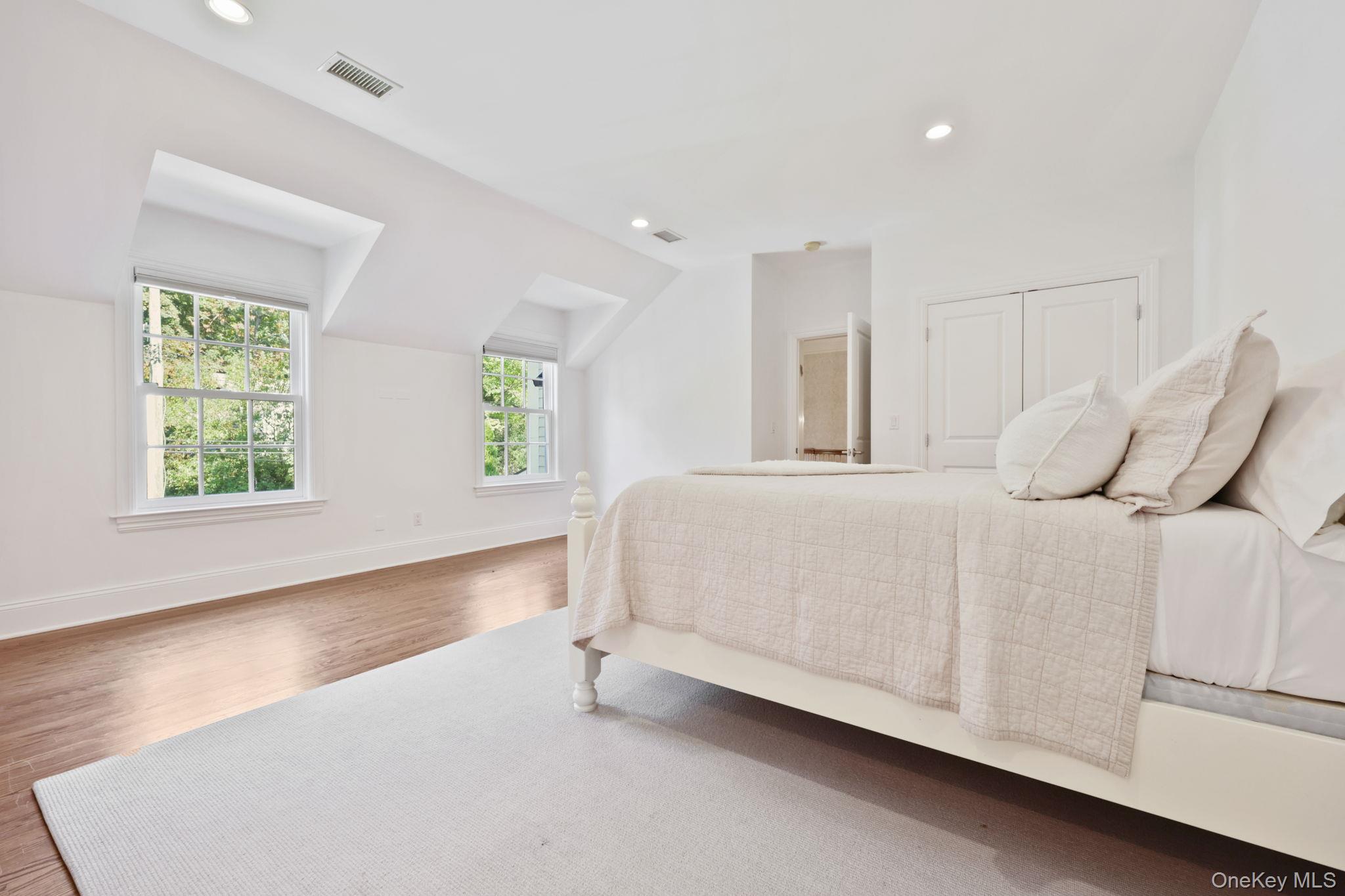 #19 photo, 8 Horseguard Lane, Scarsdale , NY 10583