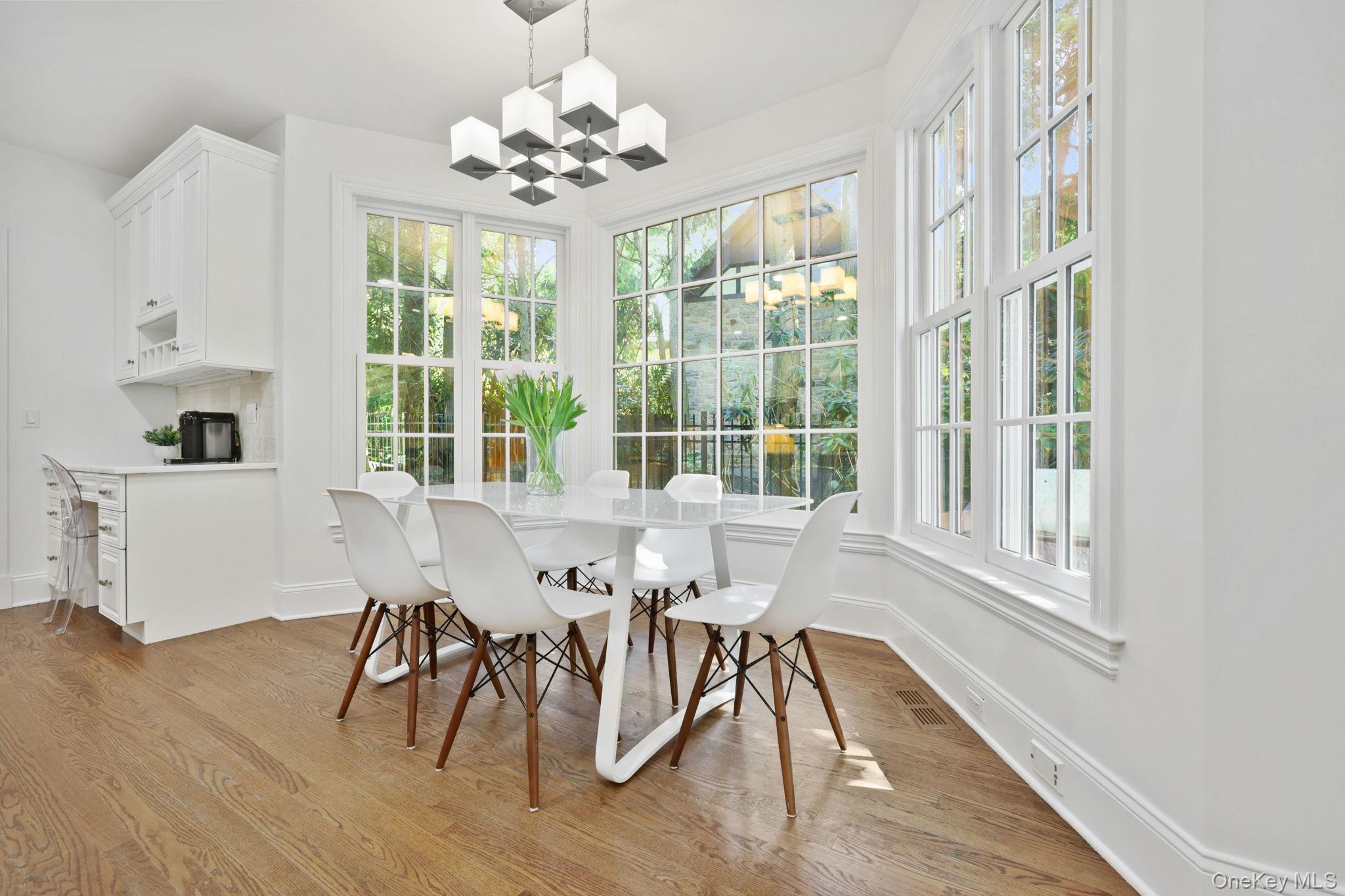 #6 photo, 8 Horseguard Lane, Scarsdale , NY 10583