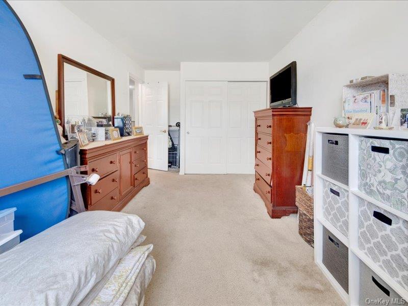 #6 photo, 114 Beacon Lane, Bronx , NY 10473