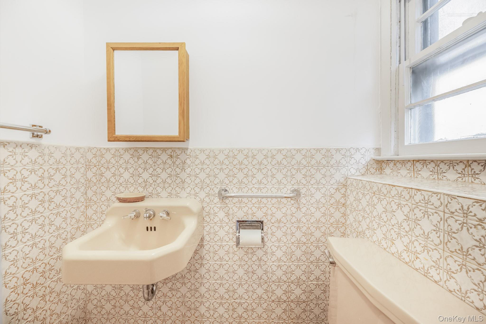 #18 photo, 33 Eisenhower Drive, Yonkers , NY 10710