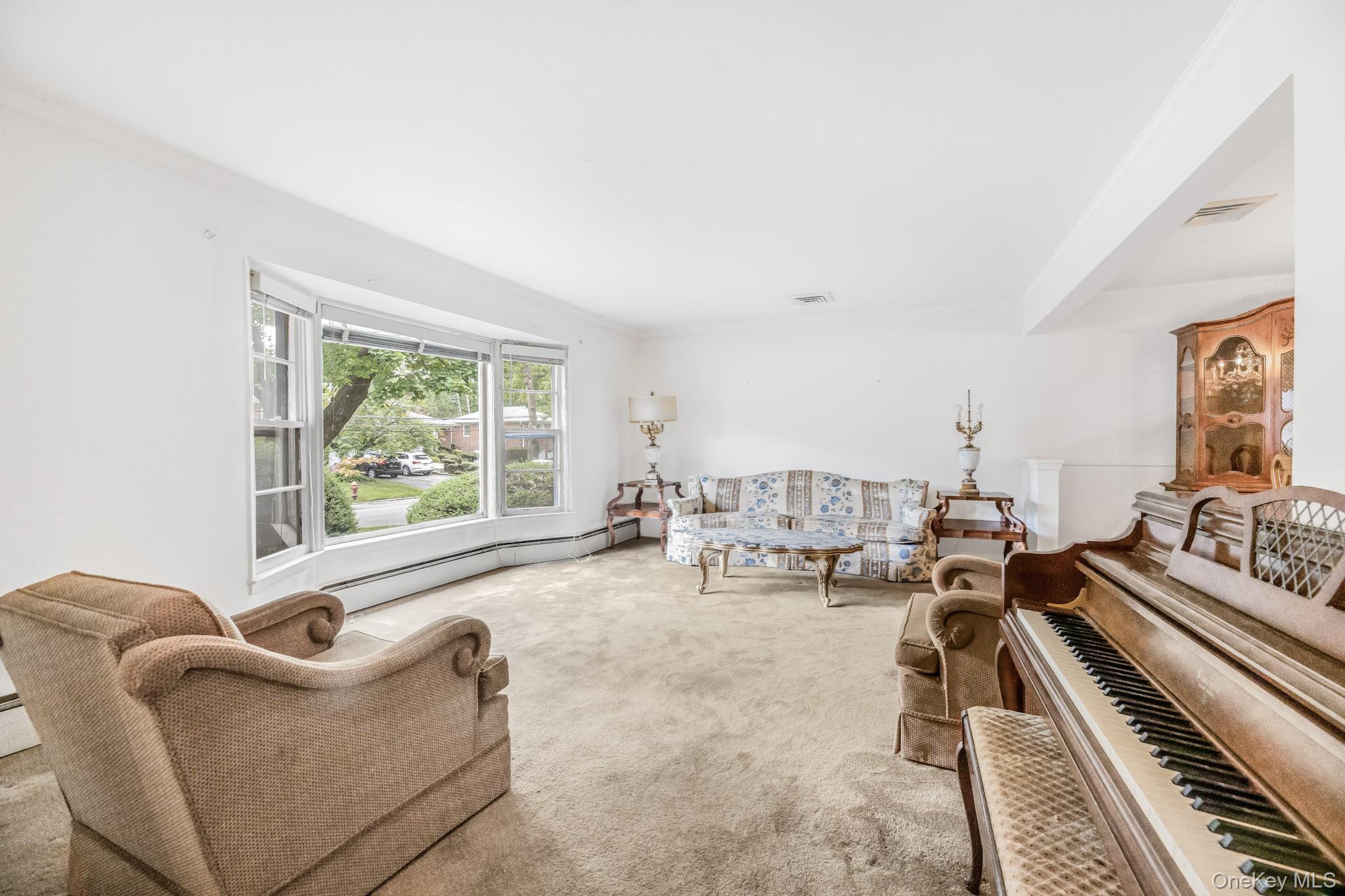 #4 photo, 33 Eisenhower Drive, Yonkers , NY 10710