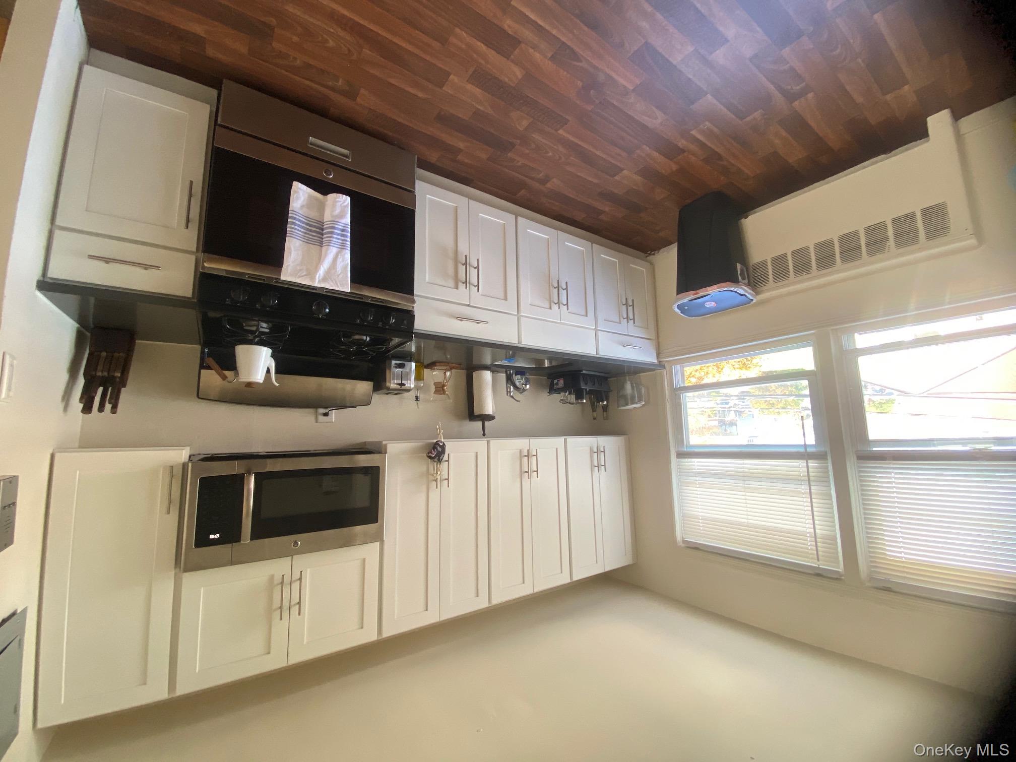 #3 photo, 830 E Broadway, Long Beach , NY 11561