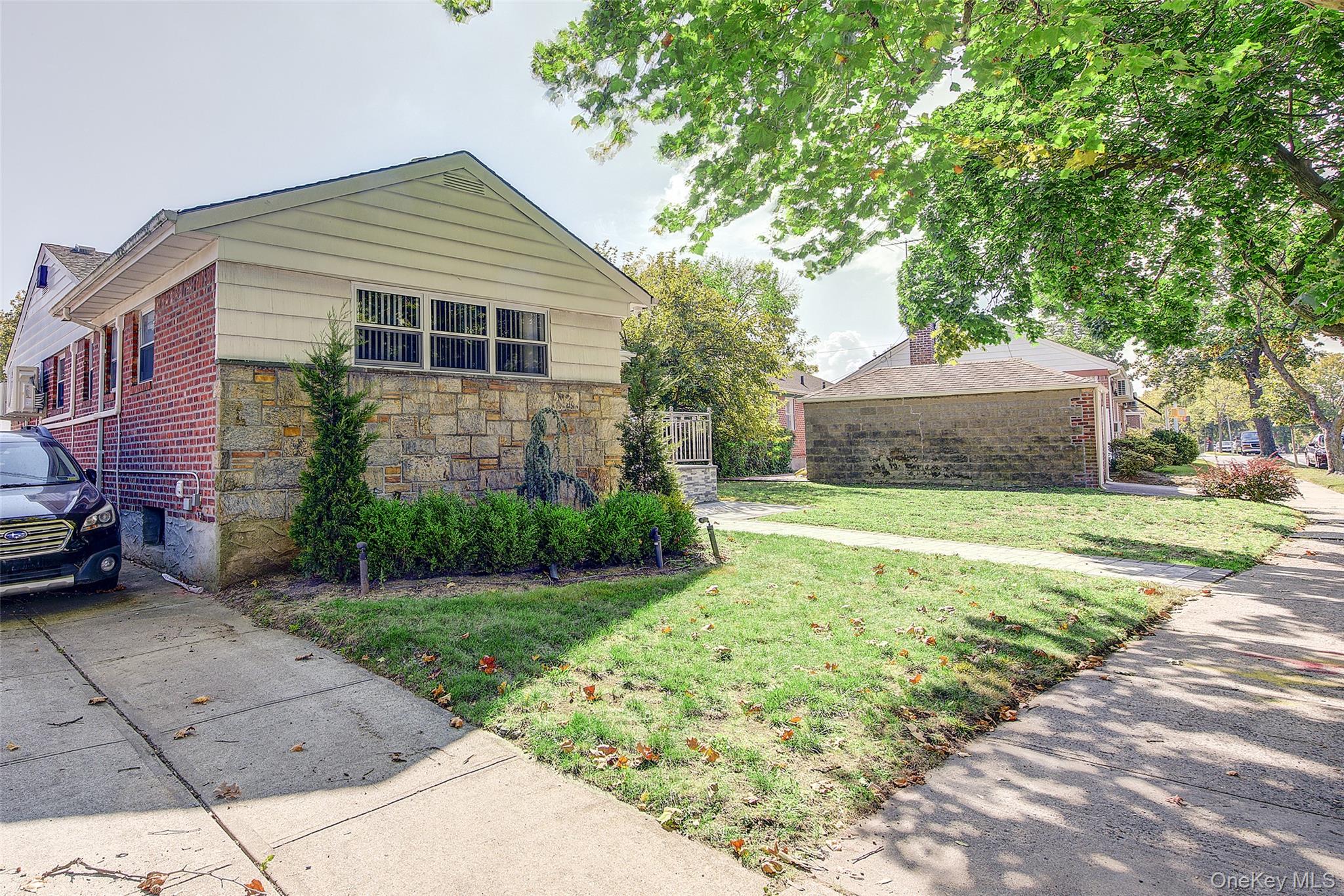 #1 photo, 71-27 172nd Street, Fresh Meadows , NY 11365