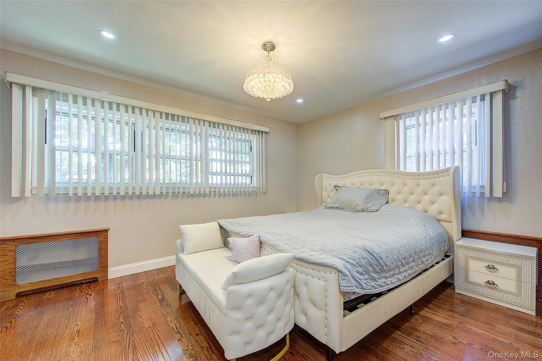 #18 photo, 71-27 172nd Street, Fresh Meadows , NY 11365