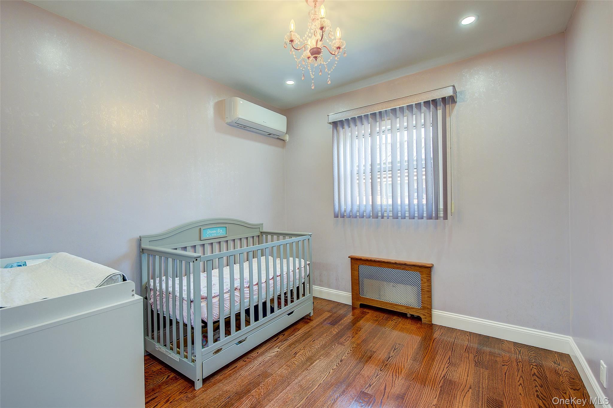 #19 photo, 71-27 172nd Street, Fresh Meadows , NY 11365