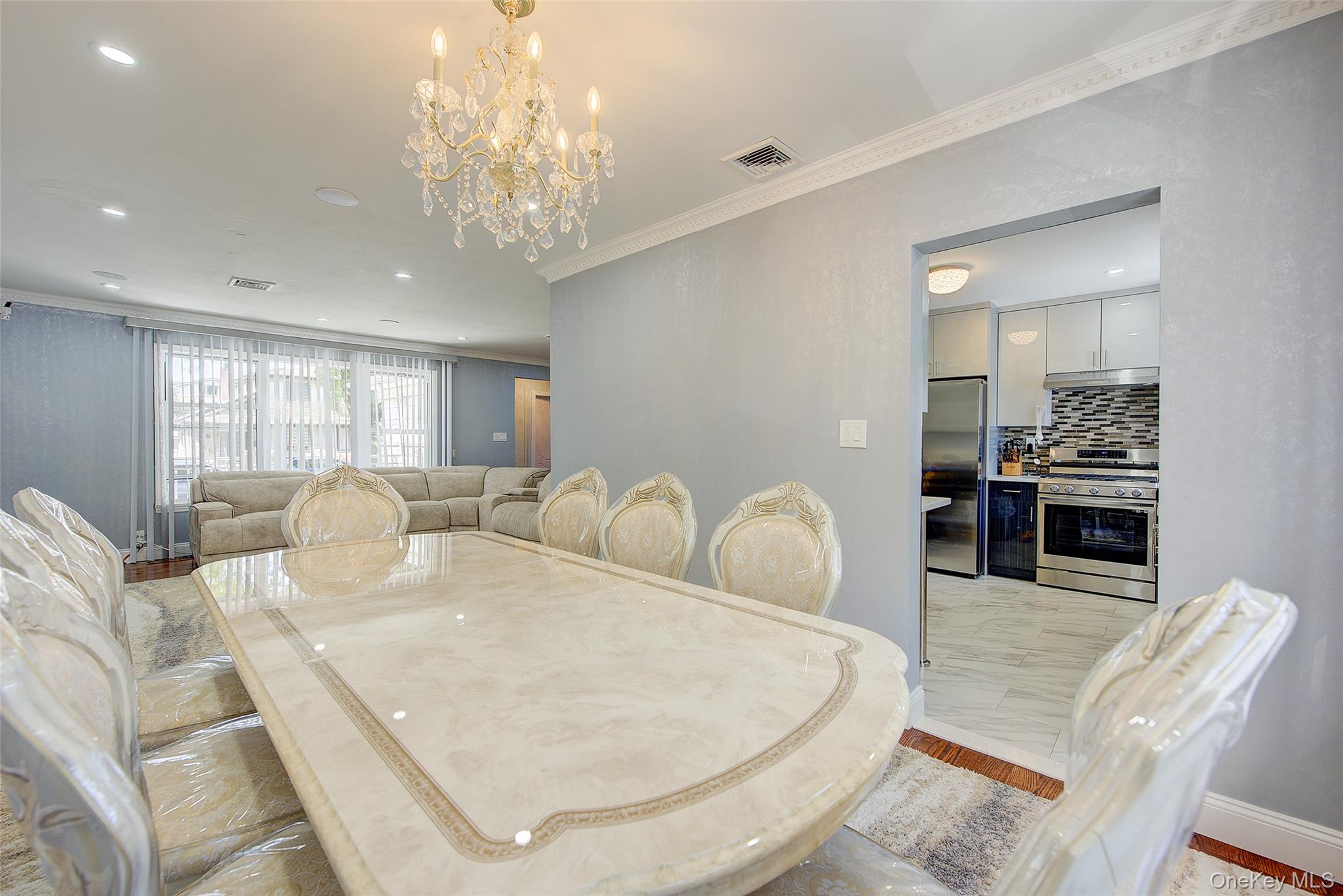 #9 photo, 71-27 172nd Street, Fresh Meadows , NY 11365