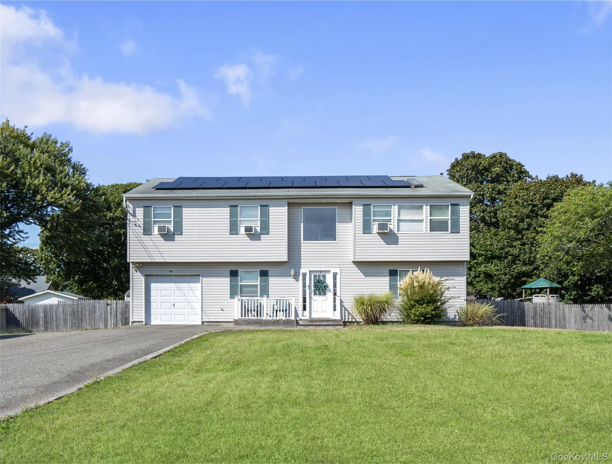 #1 photo, 29 Seymour Drive, Shirley , NY 11967