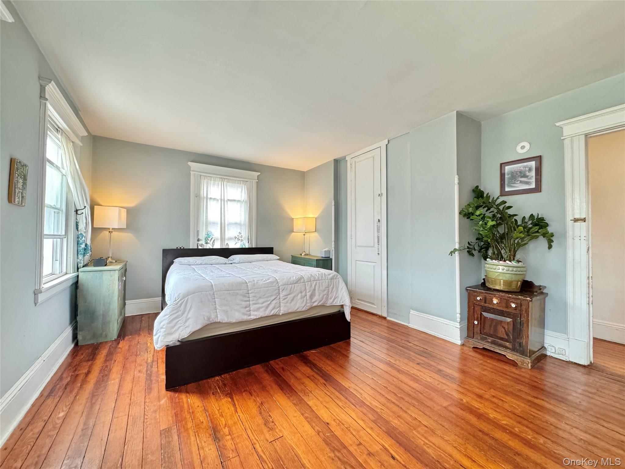 #11 photo, 32 Herbert Avenue, Port Washington , NY 11050