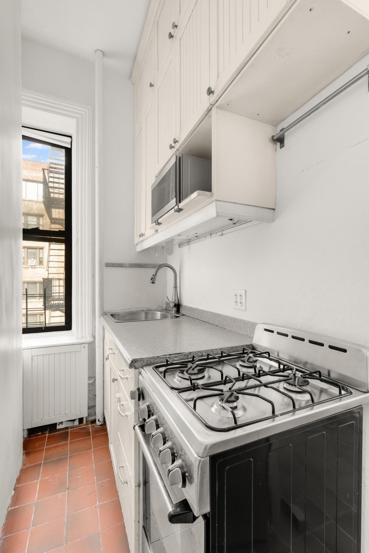 #7 photo, 615 W 113th Street, Morningside Heights , NY 10025