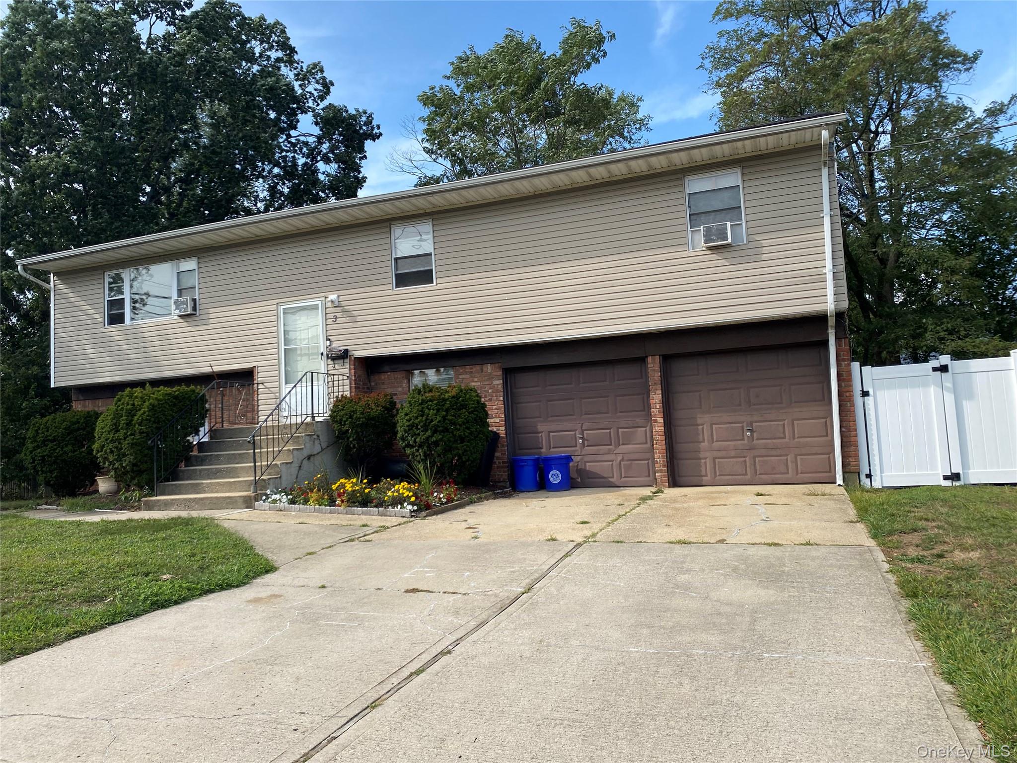 #1 photo, 3 Broadway, سوفولك West Babylon , NY 11704