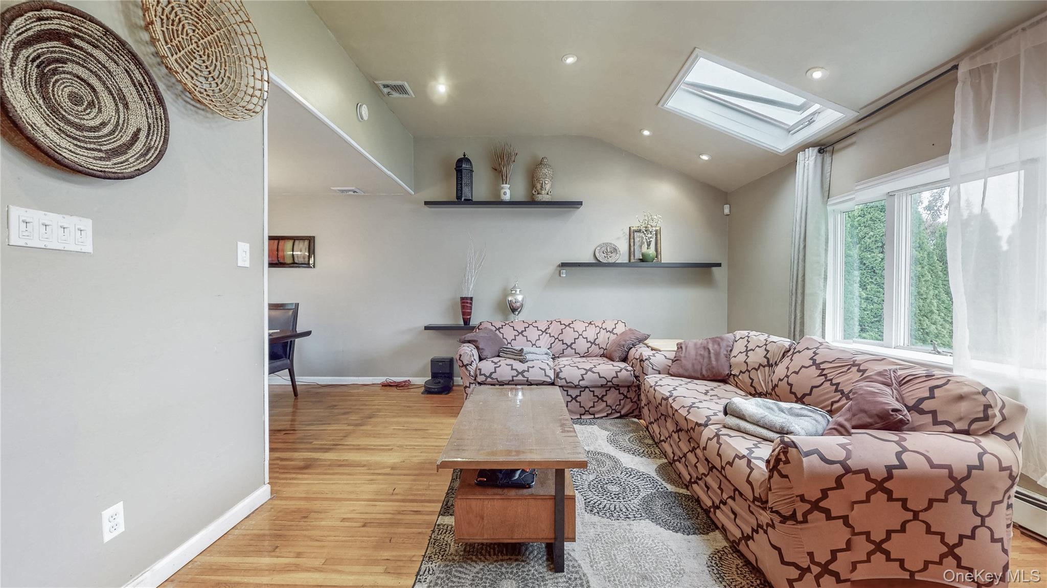 #4 photo, 62 Summit Street, Hicksville , NY 11801