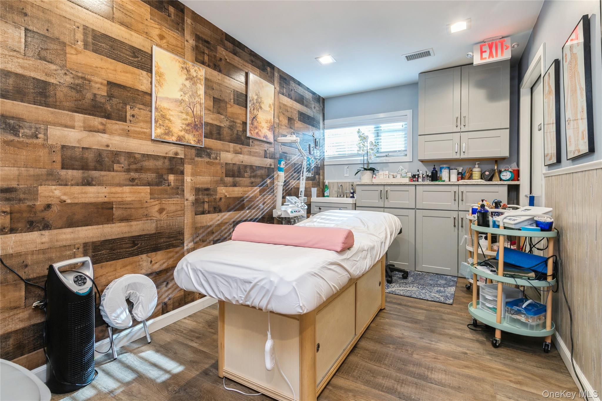 #19 photo, 1420 Montauk Highway, サフォーク郡 Oakdale , NY 11769