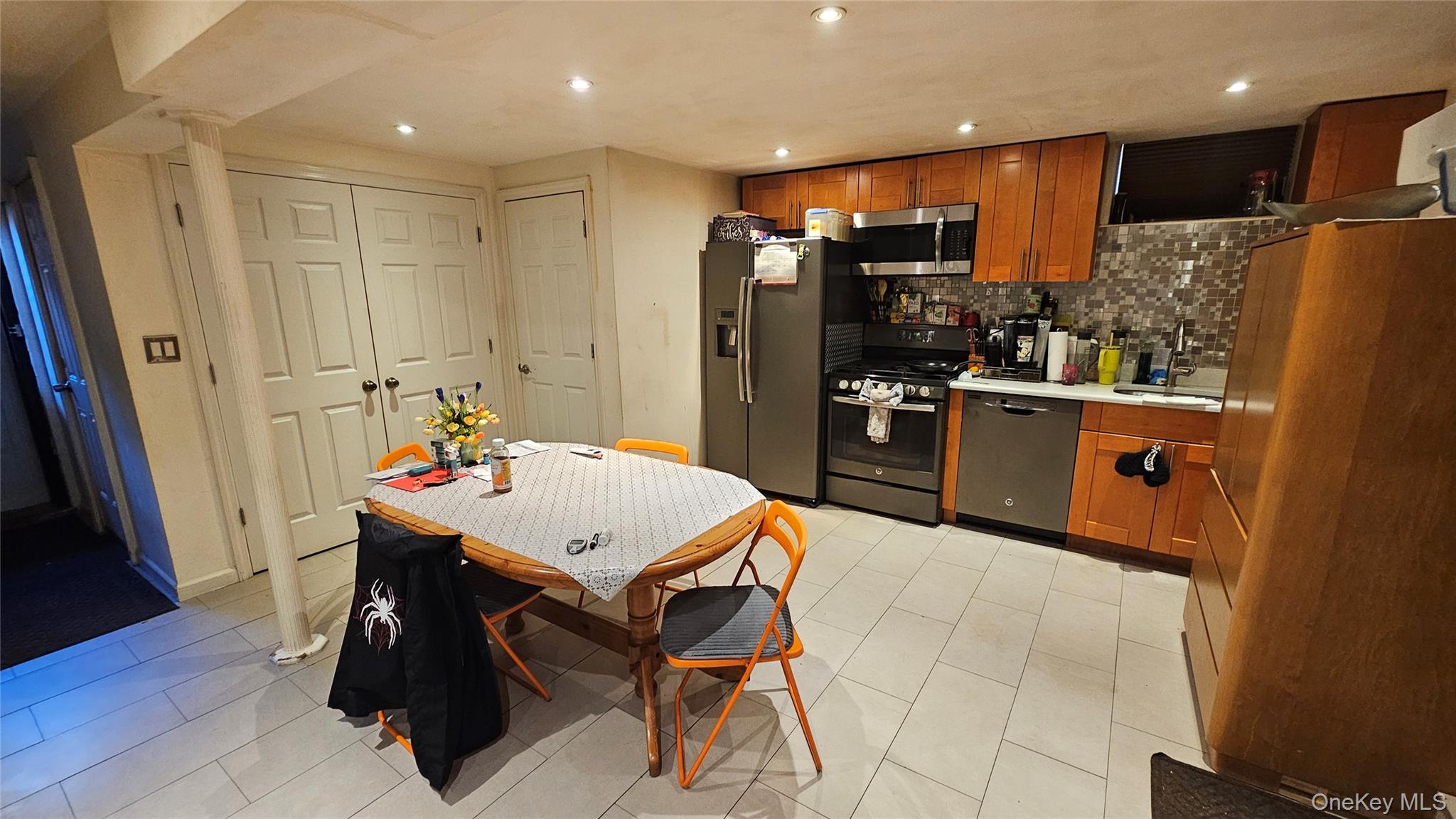 #19 photo, 65-19 Dieterle Crescent, Rego Park , NY 11374