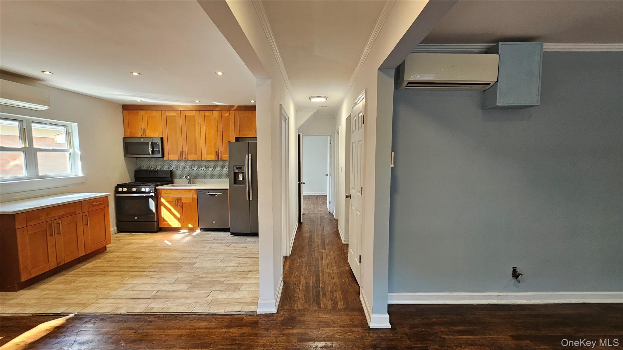 #6 photo, 65-19 Dieterle Crescent, Rego Park , NY 11374