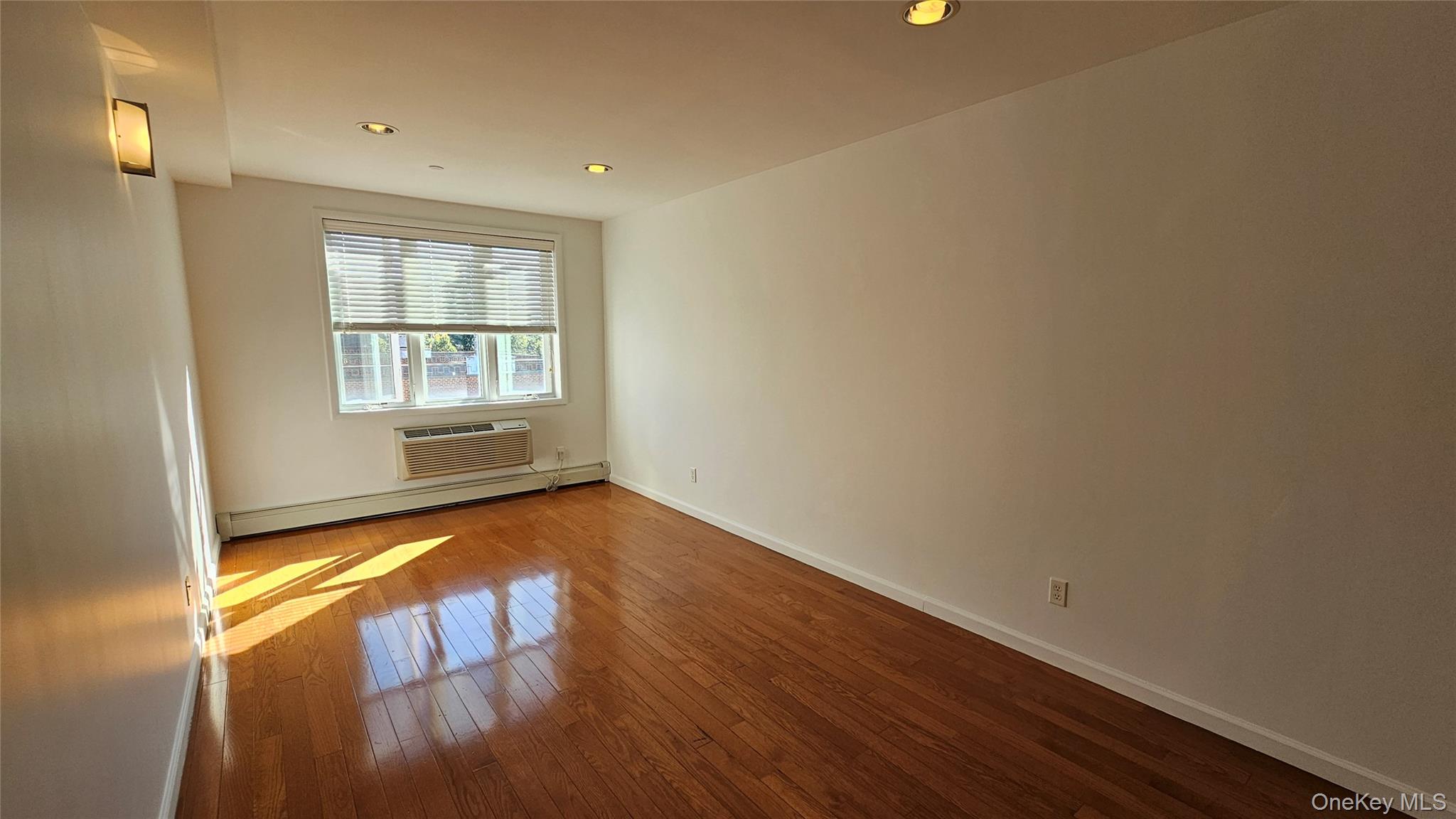 #13 photo, 149-06 Northern Boulevard, Flushing , NY 11354