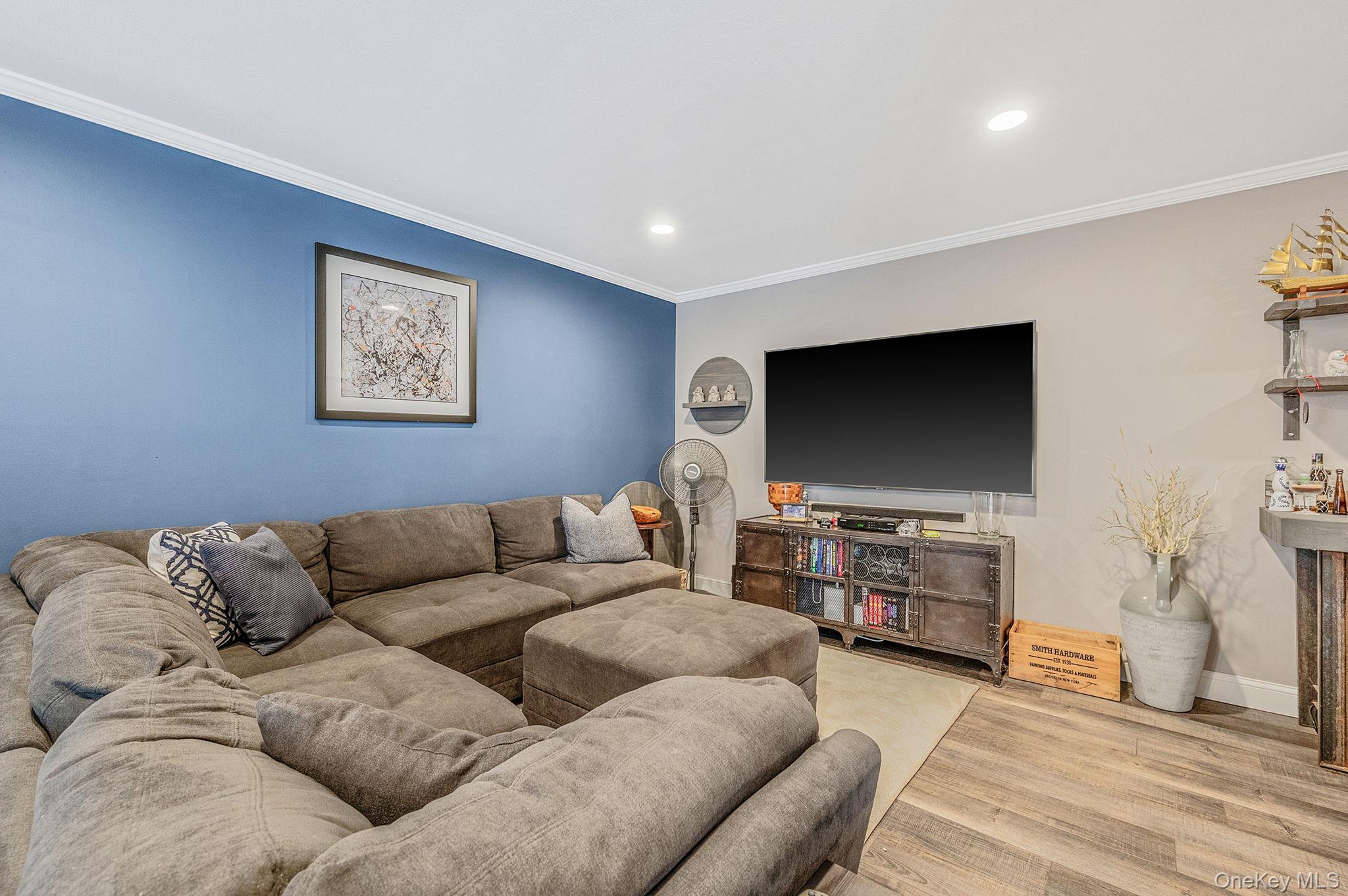 #11 photo, 460 Old Town Rd, サフォーク郡 Port Jefferson Station , NY 11776