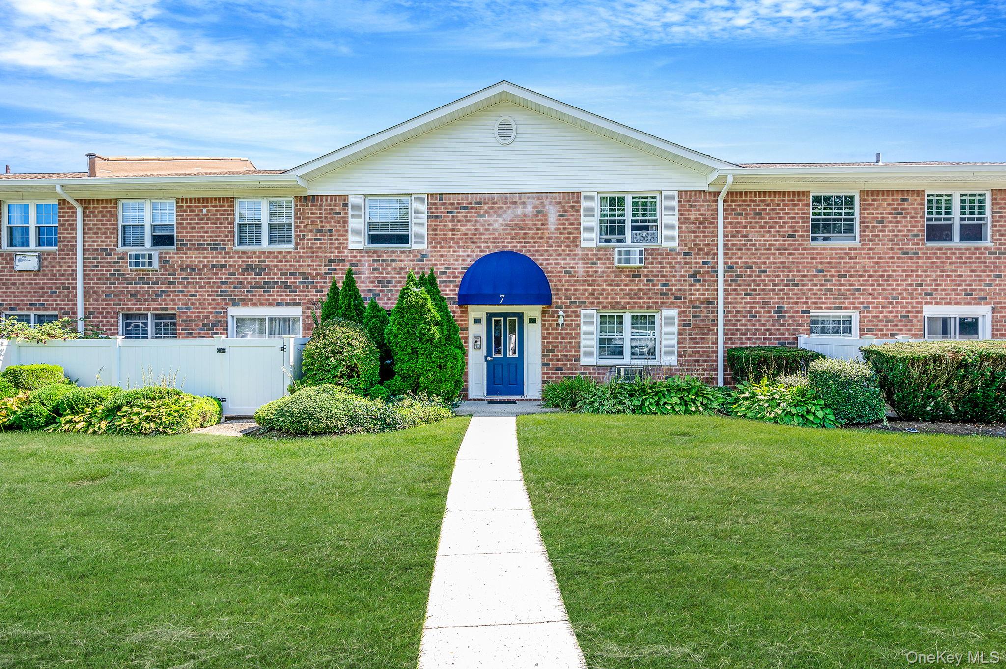 #18 photo, 460 Old Town Rd, サフォーク郡 Port Jefferson Station , NY 11776