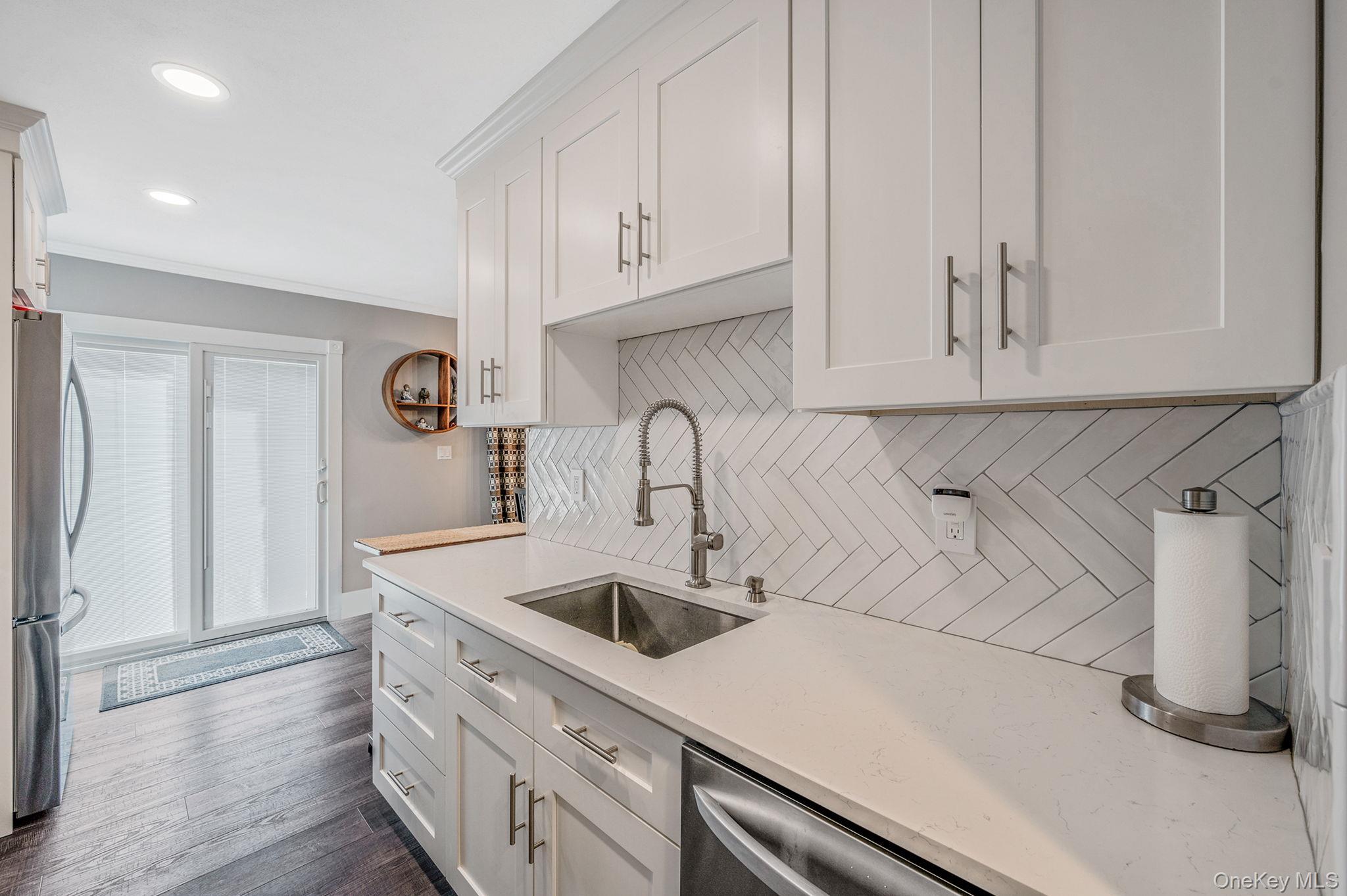 #3 photo, 460 Old Town Rd, サフォーク郡 Port Jefferson Station , NY 11776