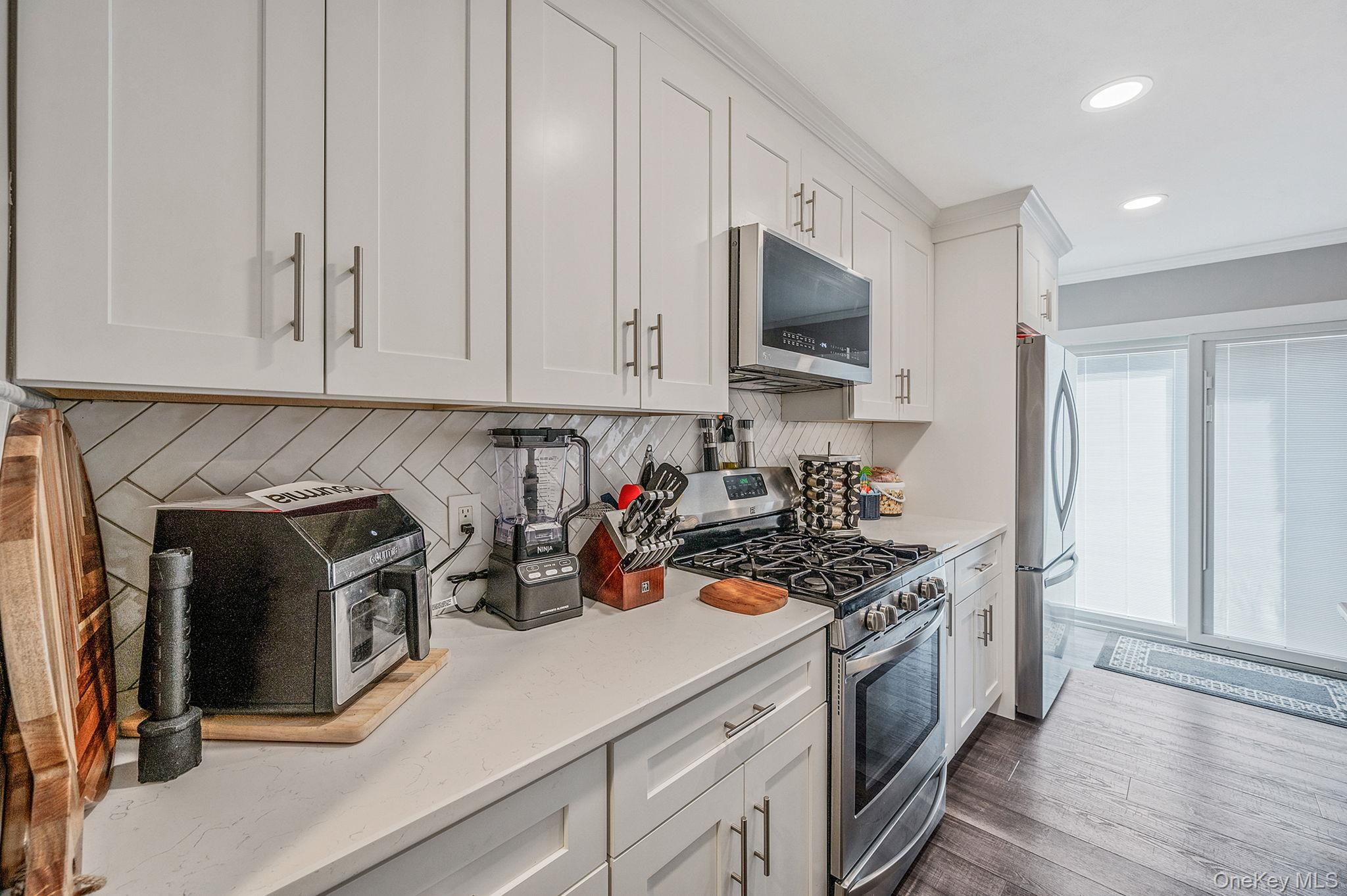 #5 photo, 460 Old Town Rd, サフォーク郡 Port Jefferson Station , NY 11776