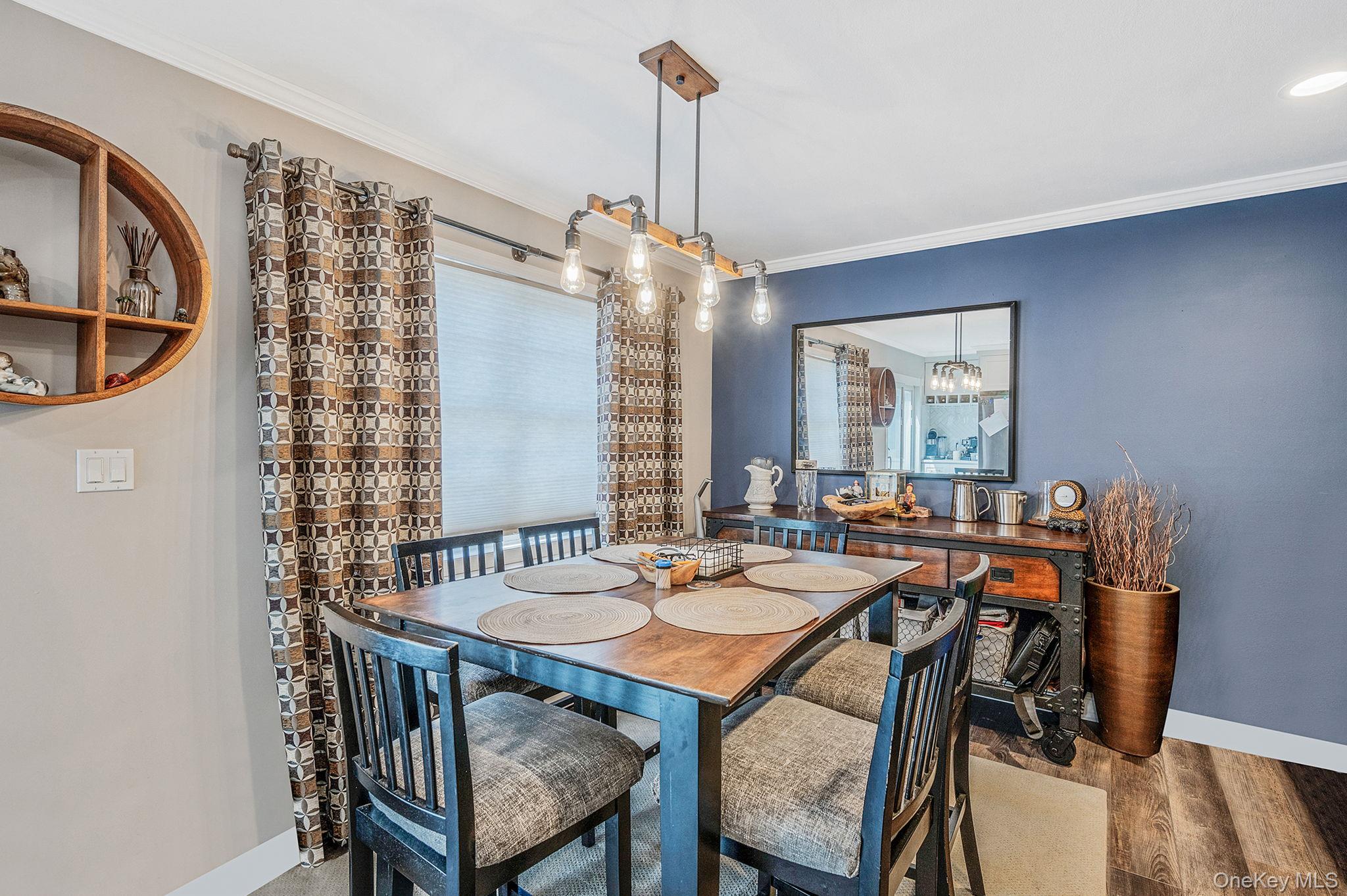 #8 photo, 460 Old Town Rd, サフォーク郡 Port Jefferson Station , NY 11776