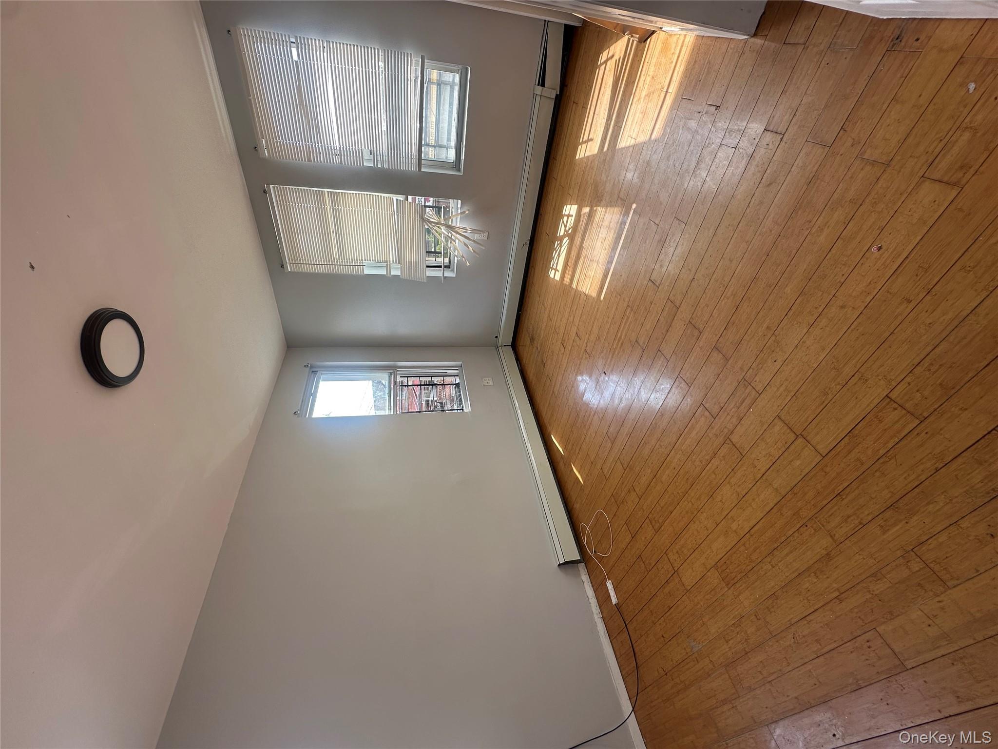 #4 photo, 9202 Avenue K, ブルックリン区 Brooklyn , NY 11236