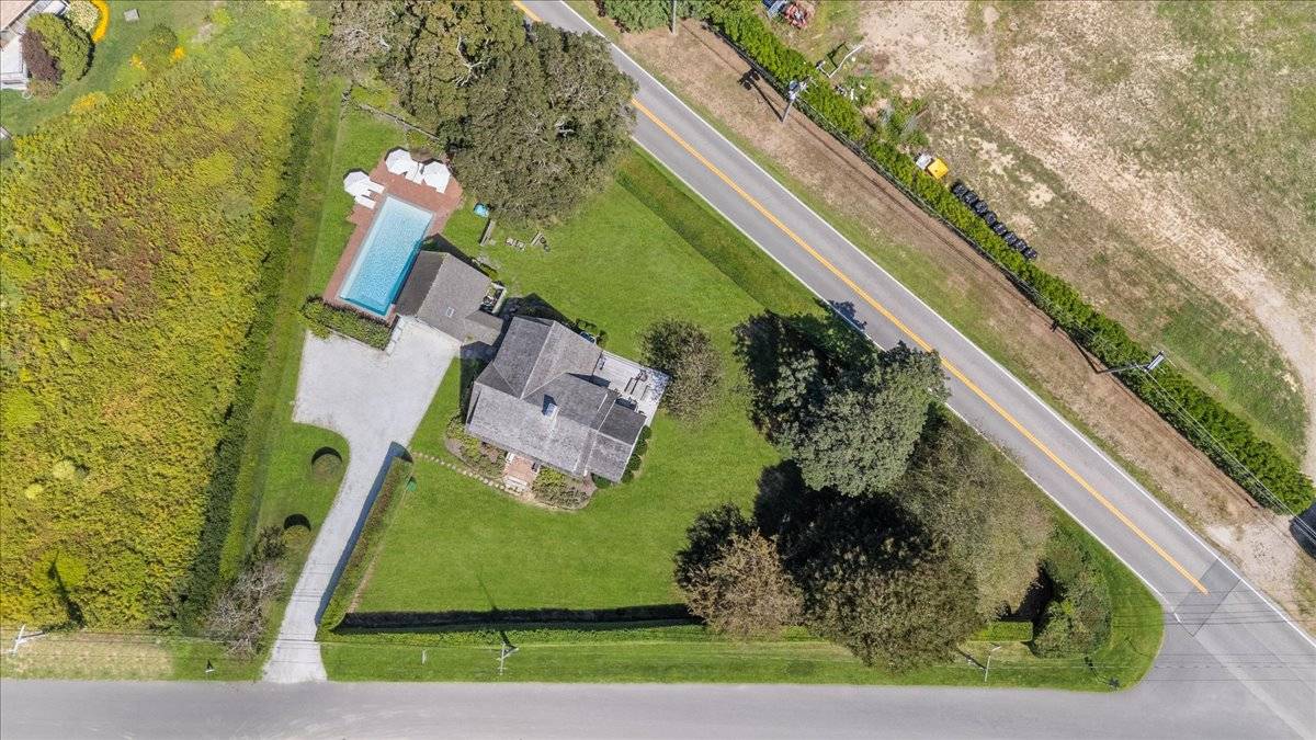 #37 photo, 2 STRONGS LN, سوفولك Water Mill , NY 11976