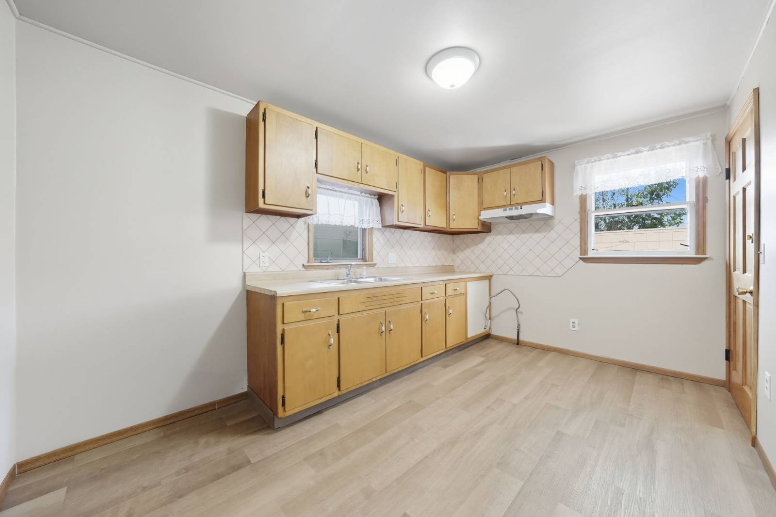 #10 photo, 102 Ullman Street, Buffalo , NY 14207