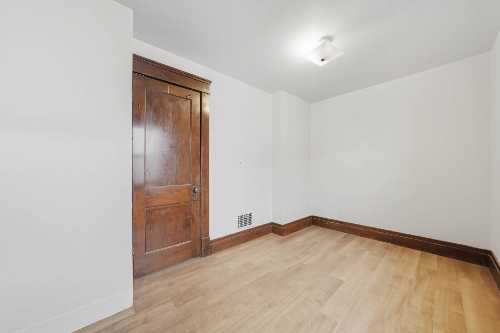 #17 photo, 102 Ullman Street, Buffalo , NY 14207