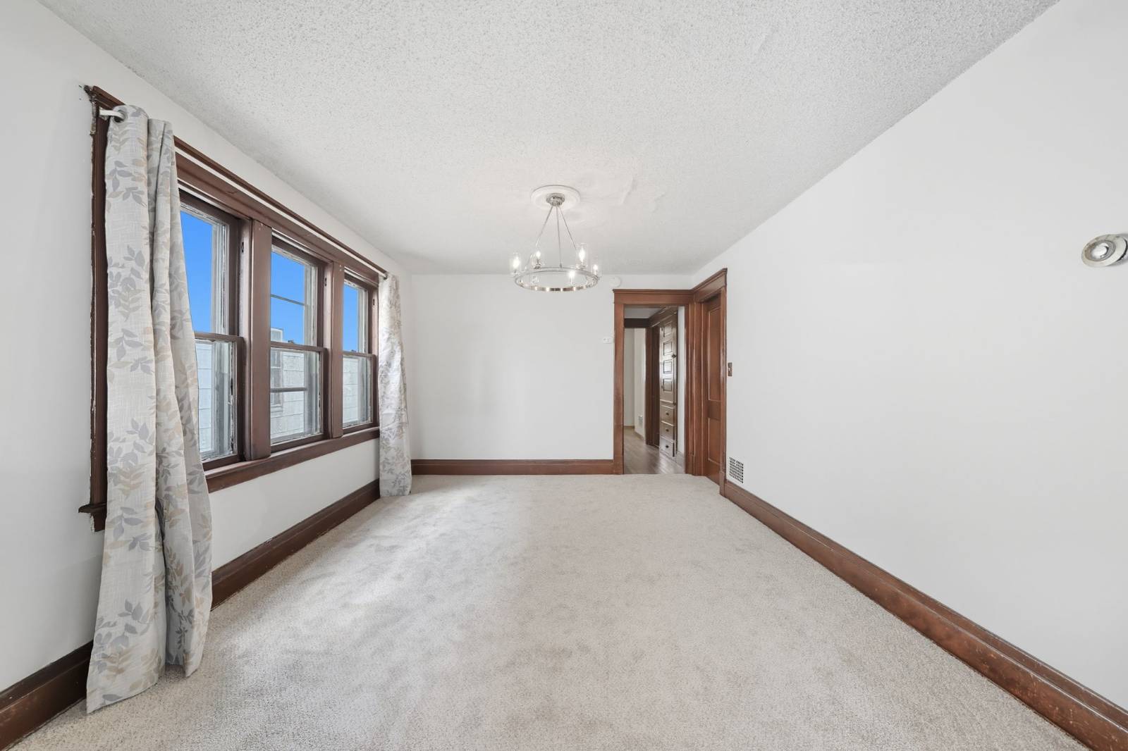 #7 photo, 102 Ullman Street, Buffalo , NY 14207