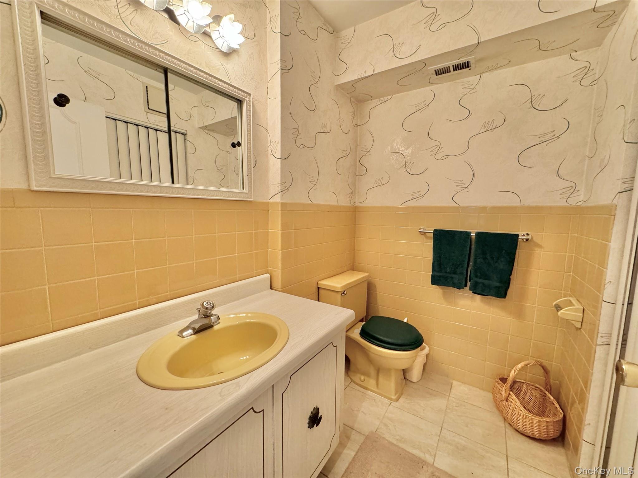 #10 photo, 45 W Aspen Drive, Woodbury , NY 11797